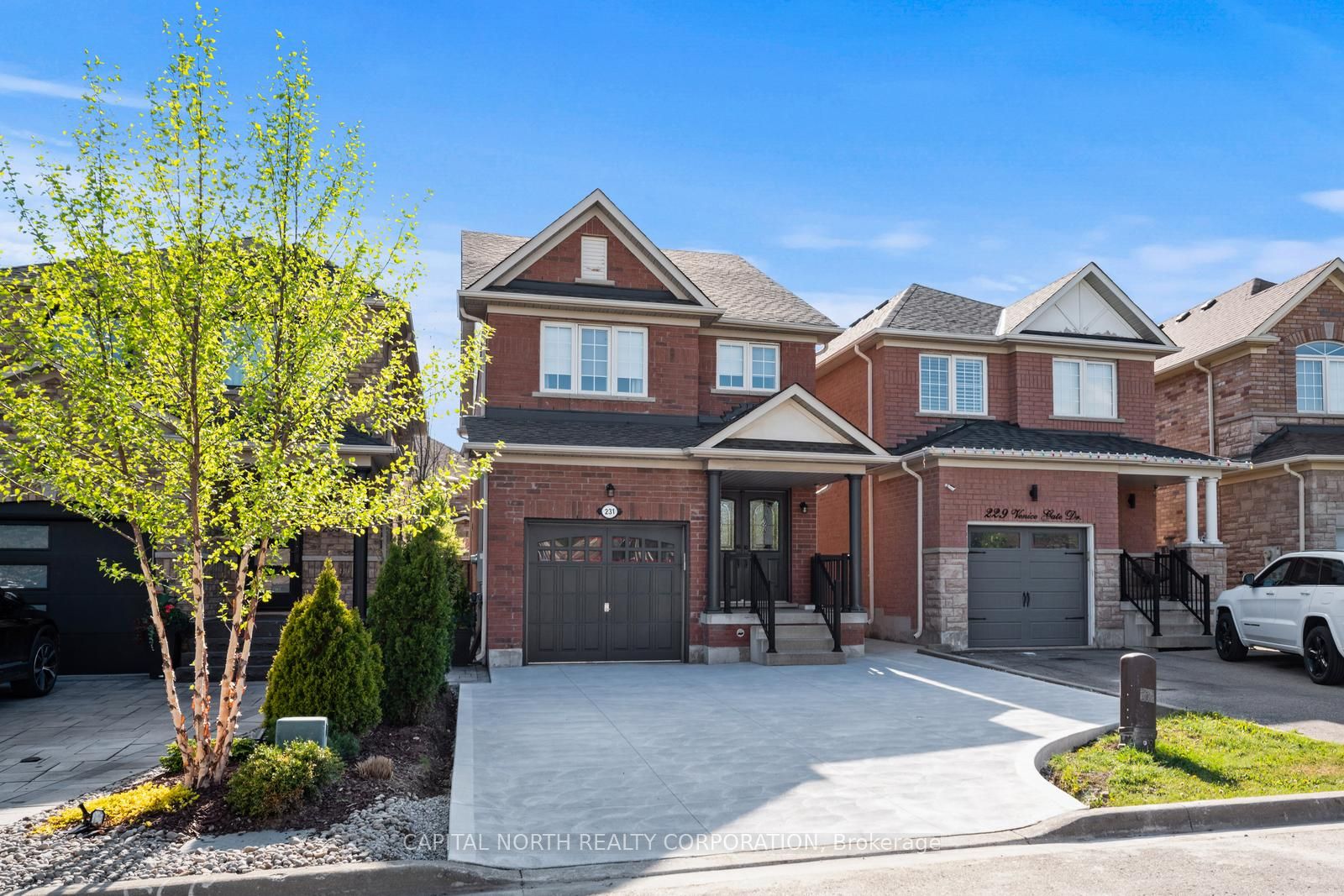 231 Venice Gate Drive, Vaughan, ON L4H 0G1 photo 2