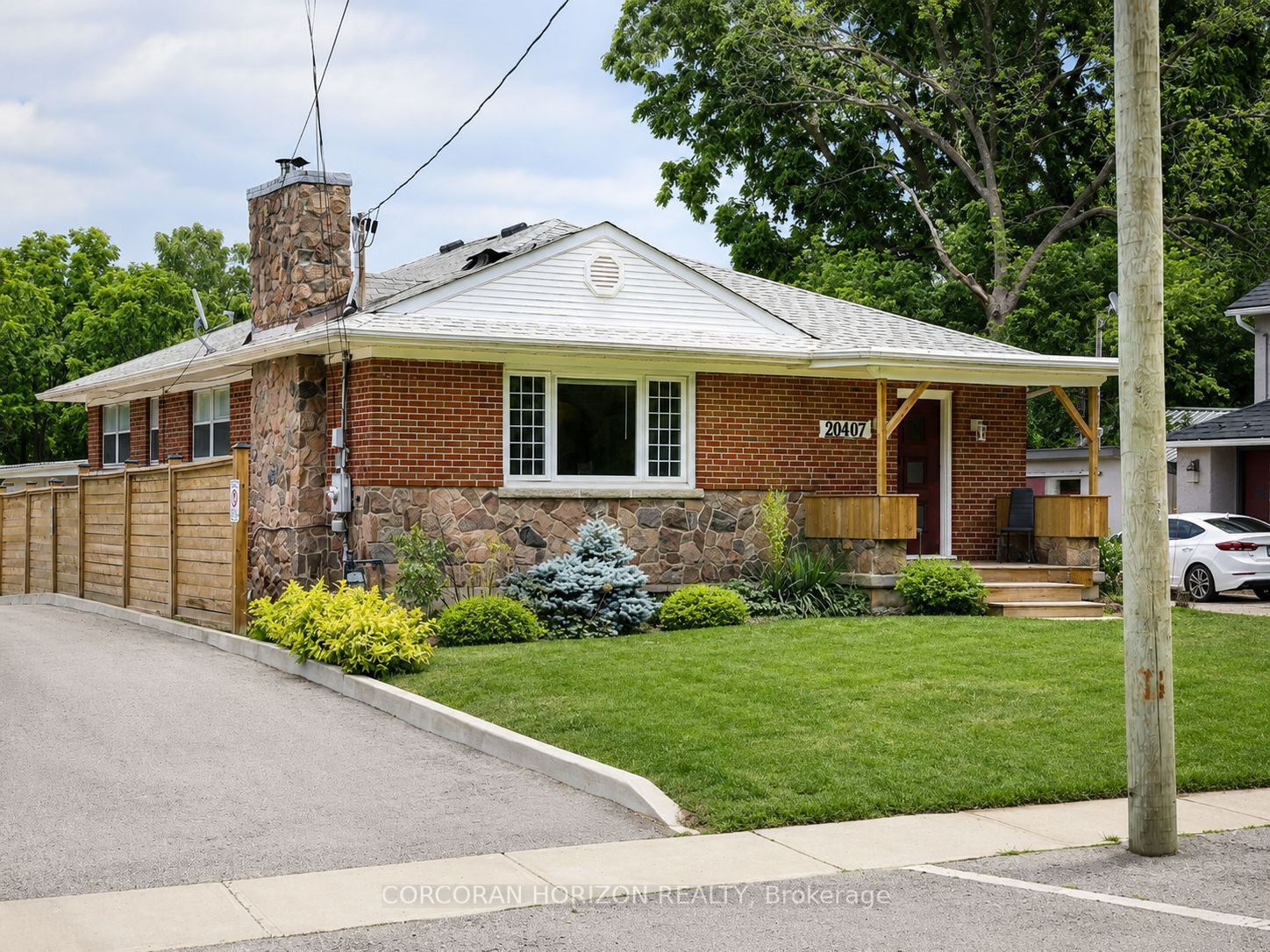 20407B Leslie Street Main, East Gwillimbury, ON L0G 1R0 photo 2