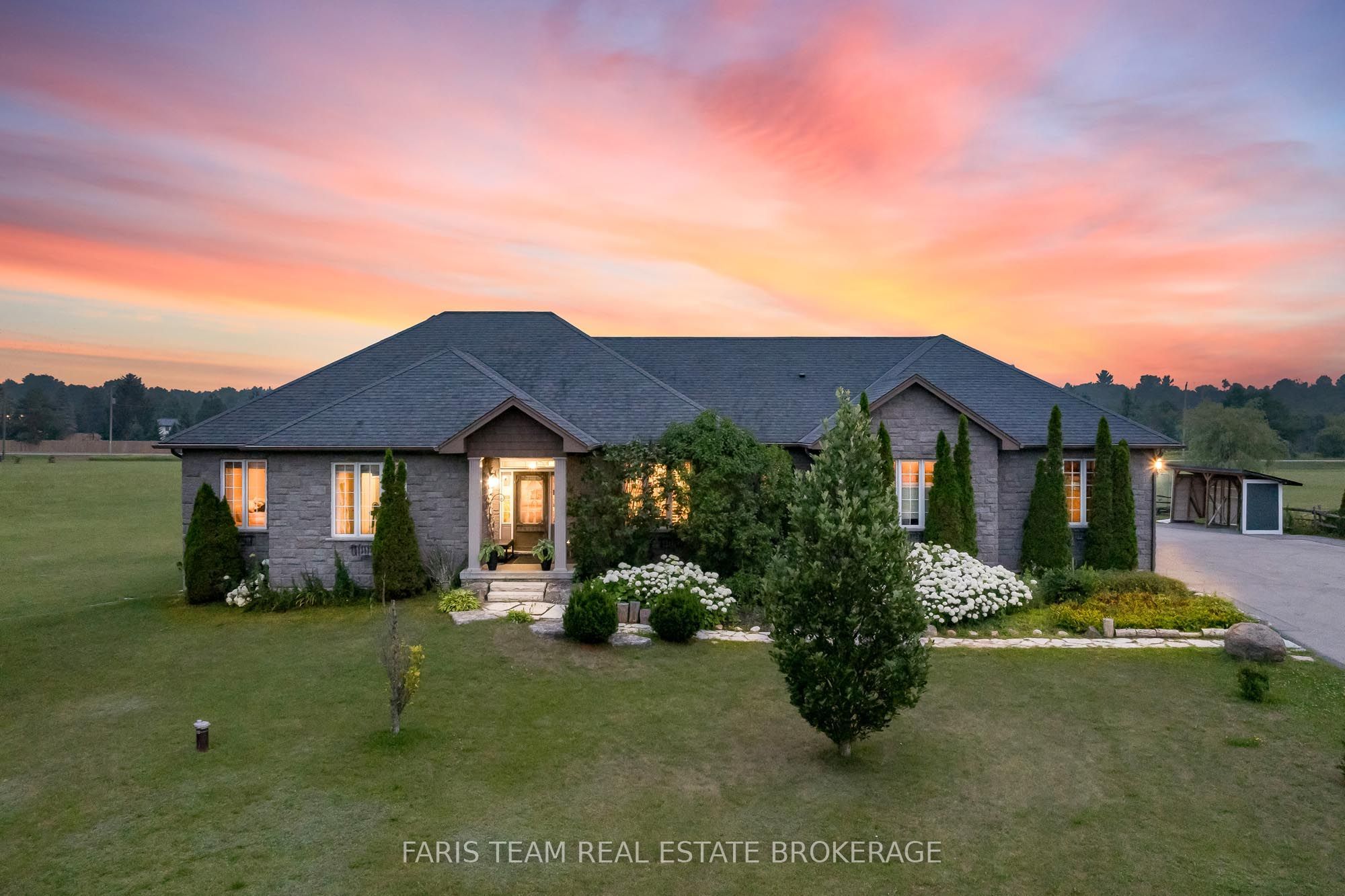 2 Harry Parker Place, Adjala-Tosorontio, ON L0M 1J0 photo 2