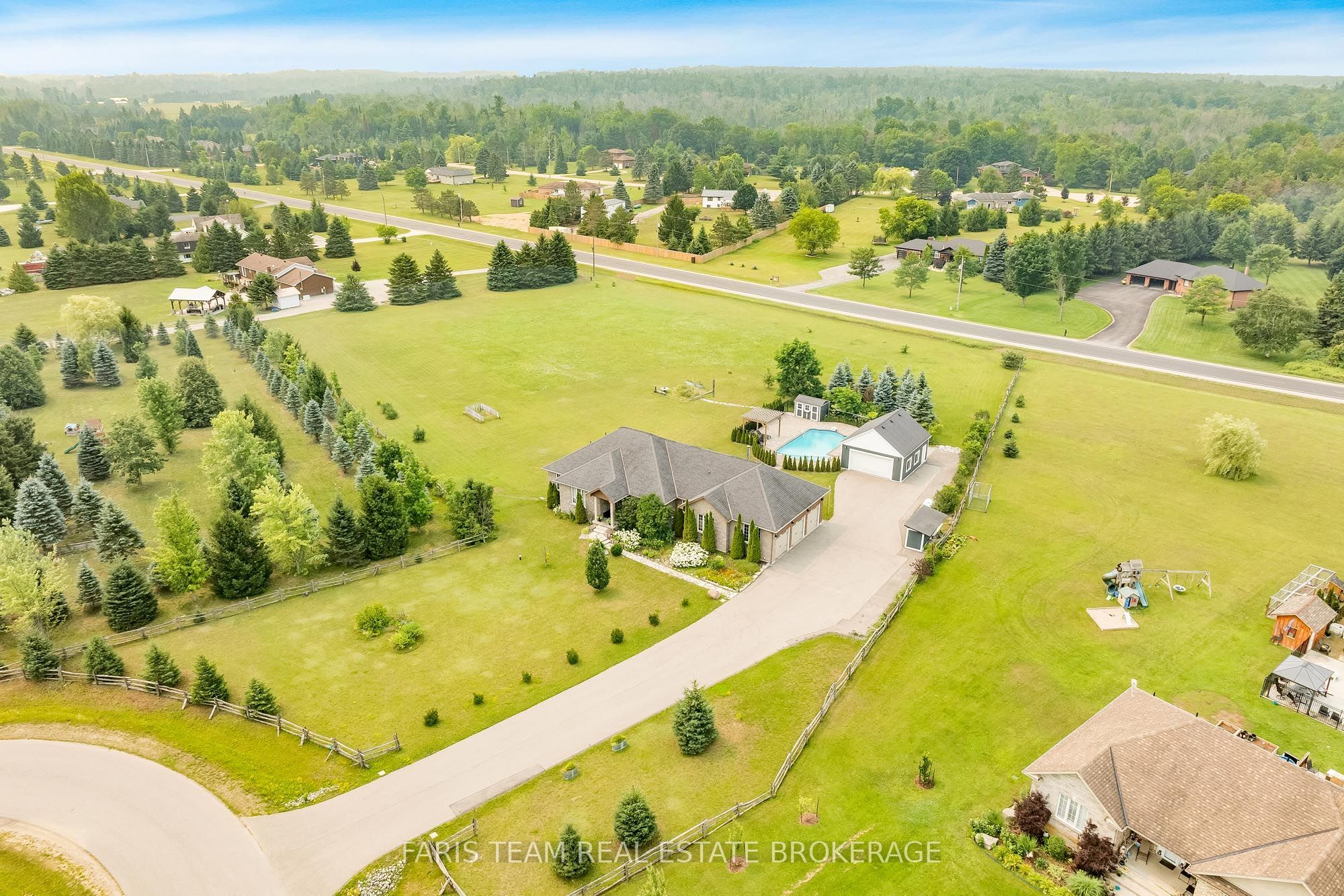 2 Harry Parker Place, Adjala-Tosorontio, ON L0M 1J0 photo 3