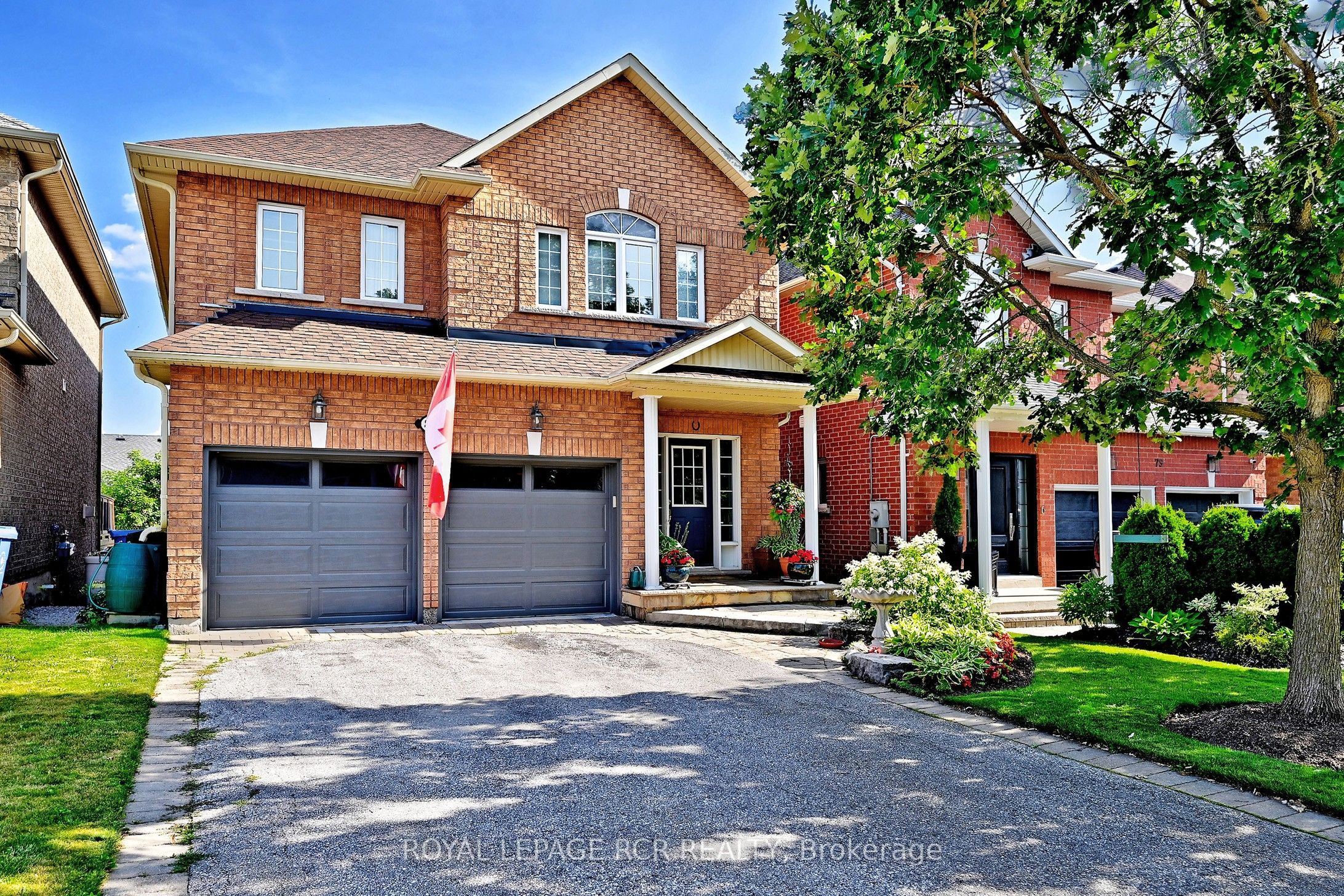 81 Woodbury Crescent, Newmarket, ON L3X 2T2 photo 2
