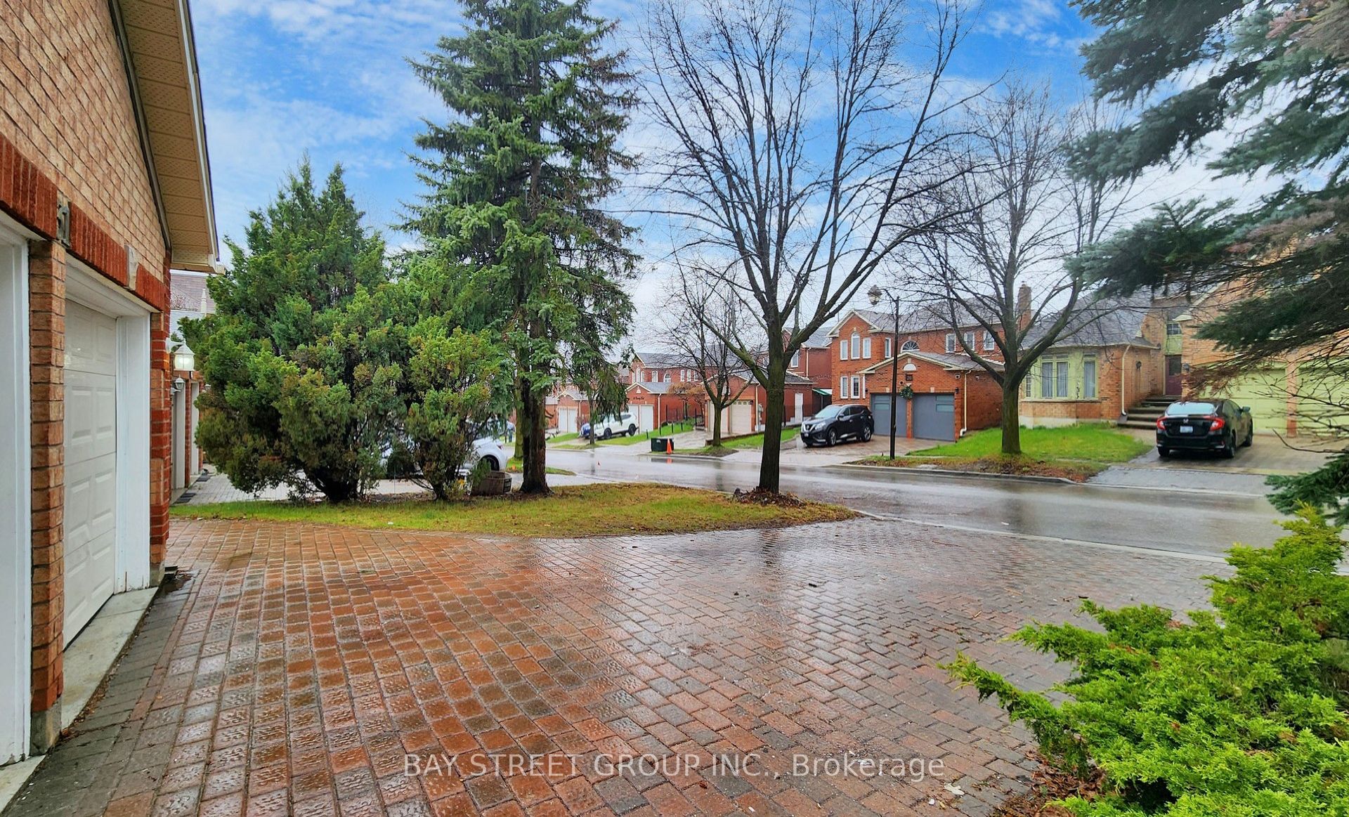 31 Cavalry Trail, Markham, ON L3R 9H3 photo 2