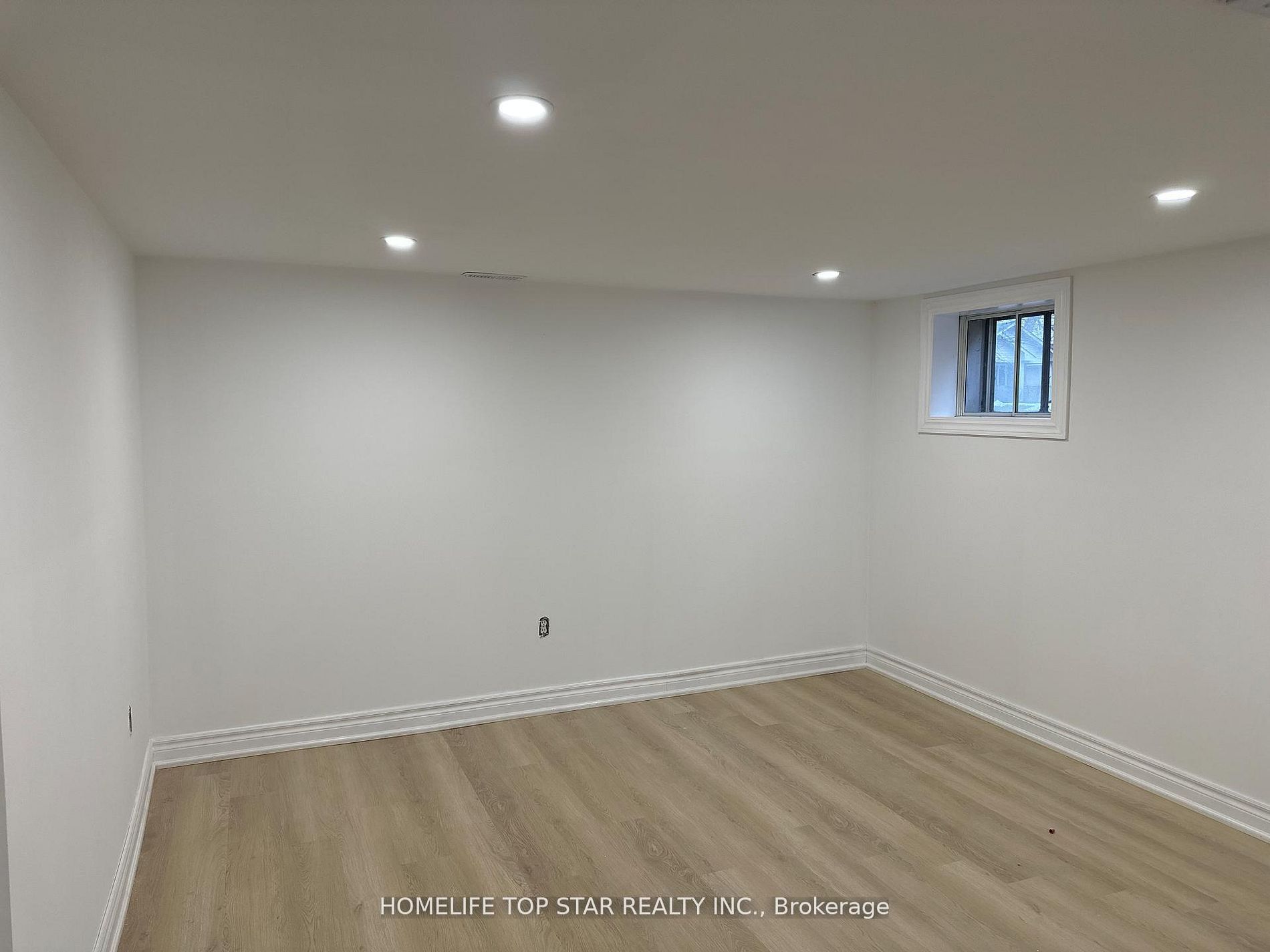38 Cartier Crescent Basement, Richmond Hill, ON L4C 2N2 photo 3