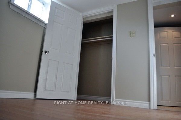 242 Demaine Crescent, Richmond Hill, ON L4C 2W5 photo 3