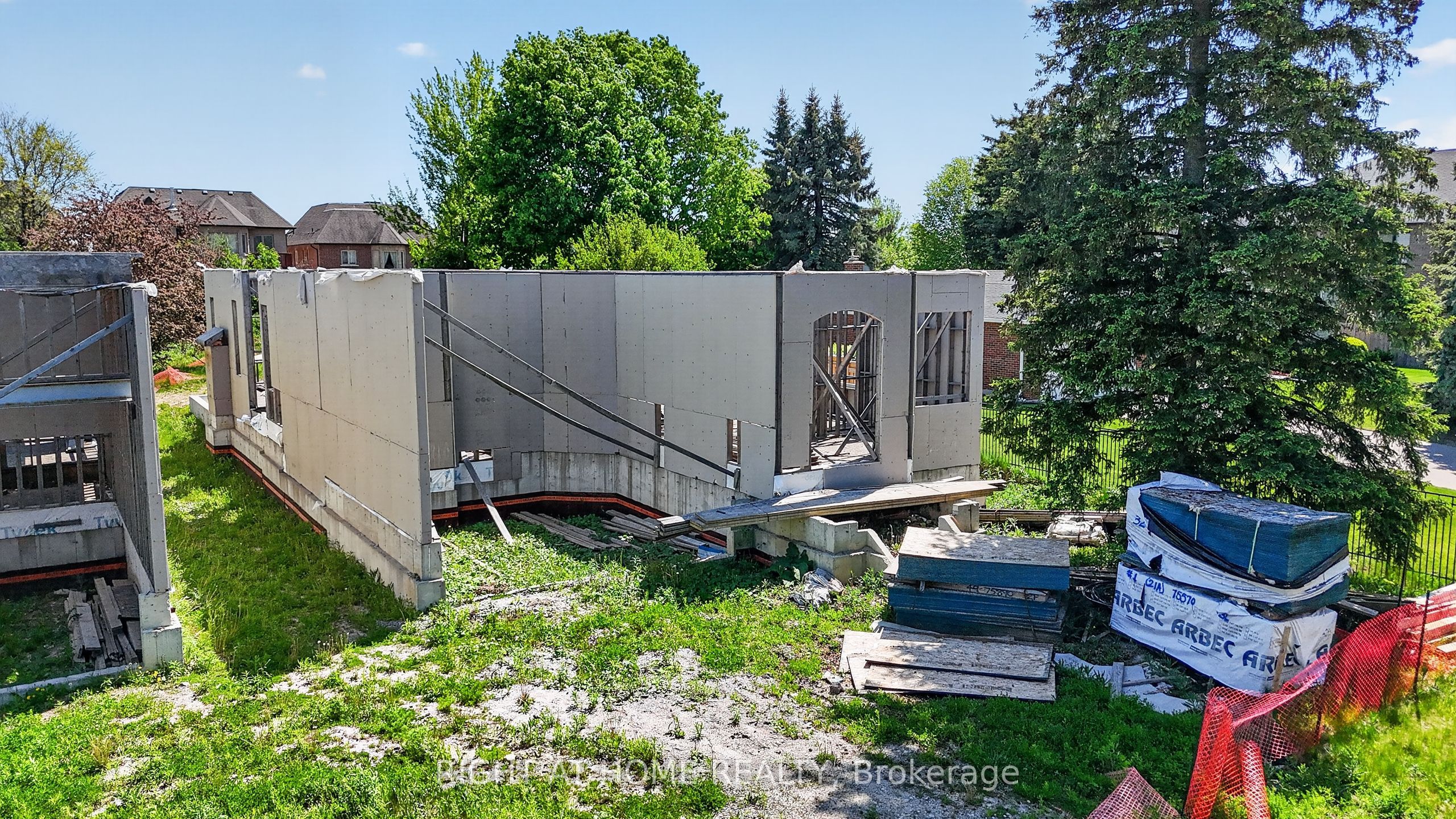 21 Long Hill Drive, Richmond Hill, ON L4E 3M5 photo 3