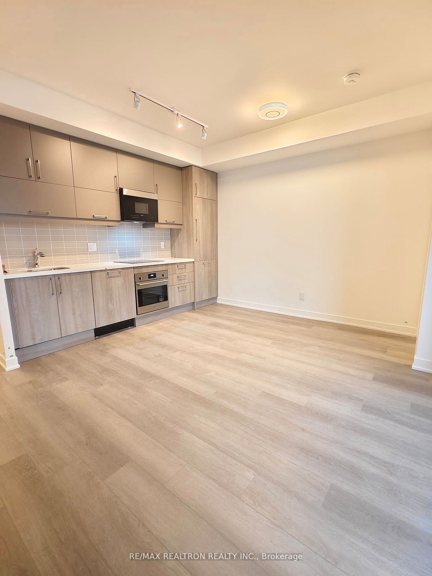 8119 Birchmount Road 1205, Markham, ON L6G 0H5 photo 4