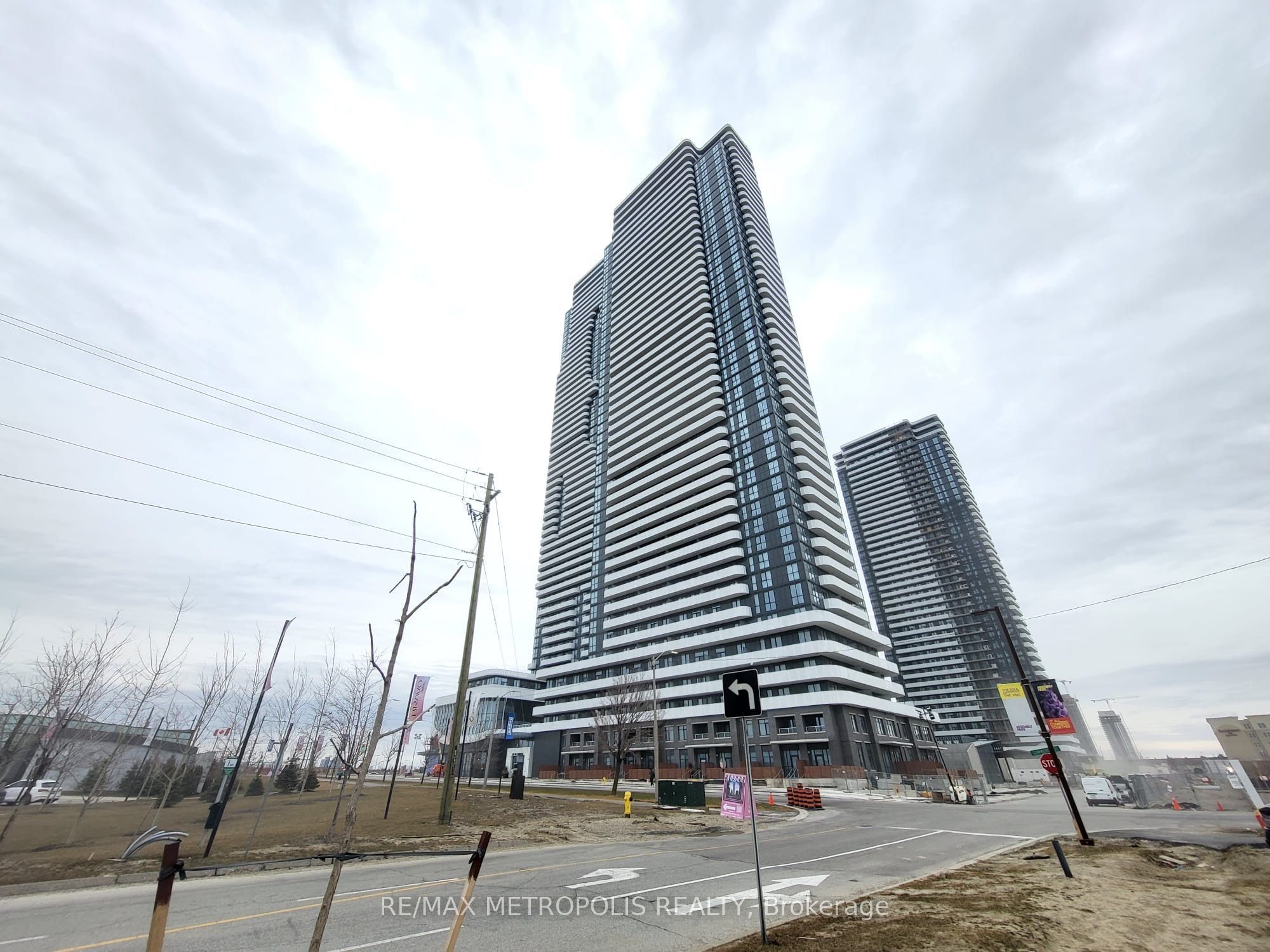 225 Commerce Street 3209, Vaughan, ON L4K 0R1 photo 3