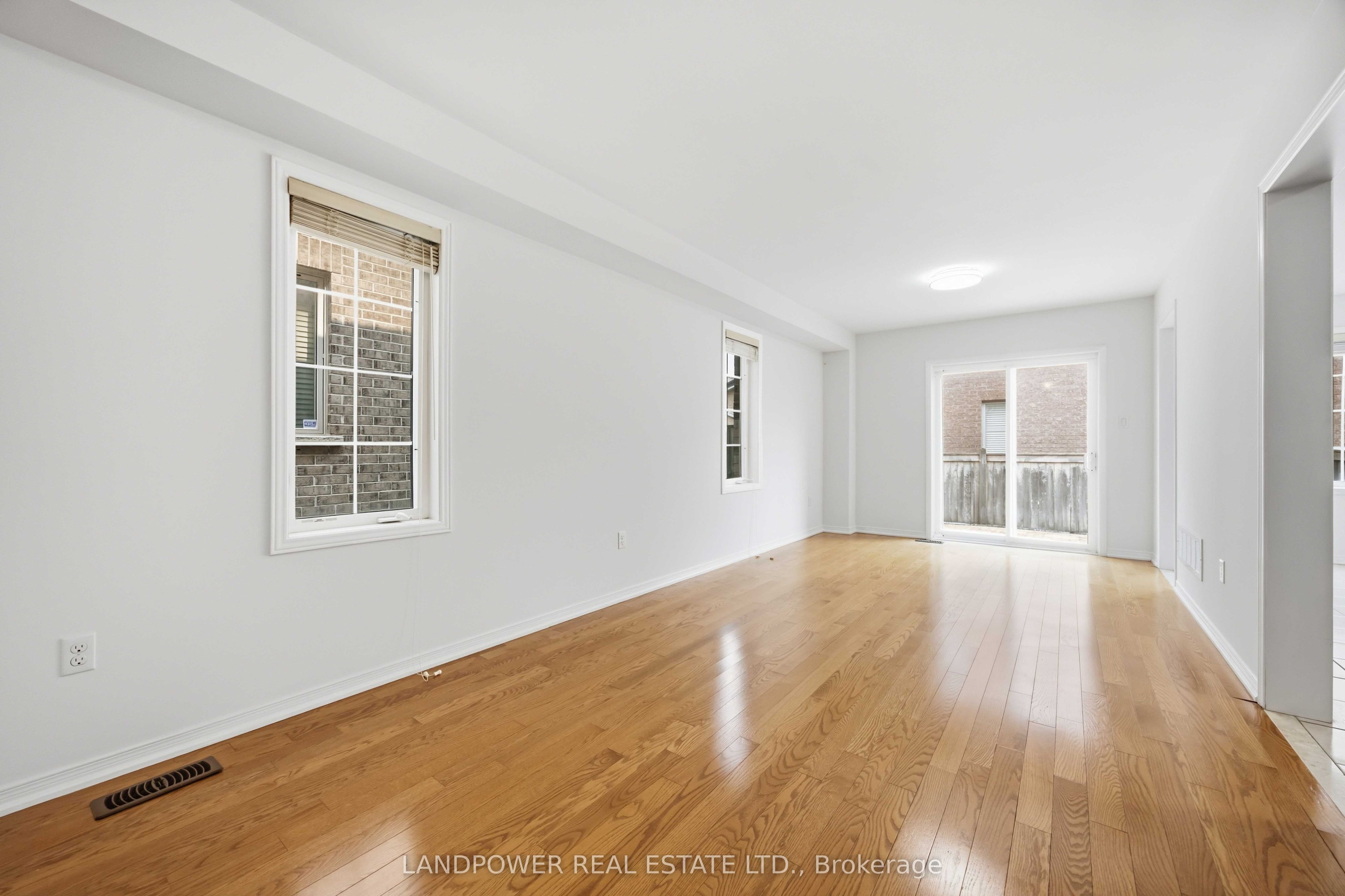 19 Christian Hoover Drive, Whitchurch-Stouffville, ON L4A 0X5 photo 5
