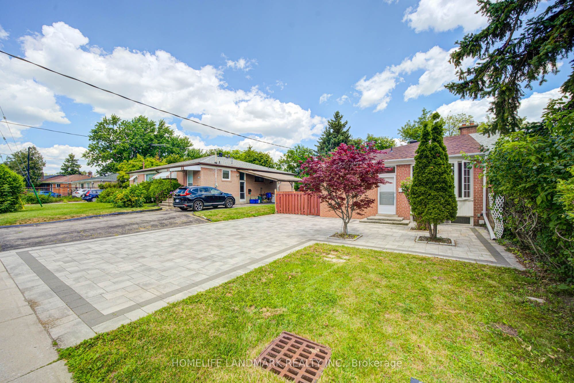 341 Blue Grass Boulevard, Richmond Hill, ON L4C 3H3 photo 2