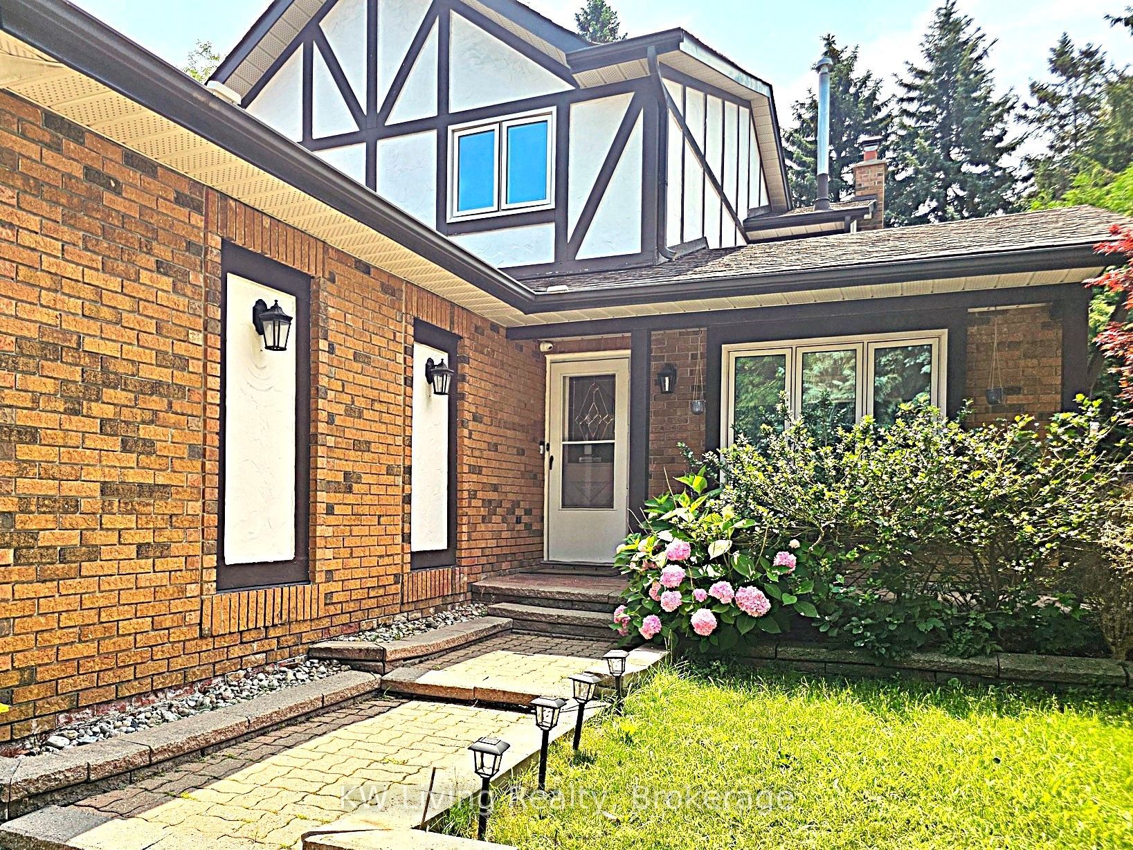 92 Breckonwood Crescent, Markham, ON L3T 5E8 photo 3