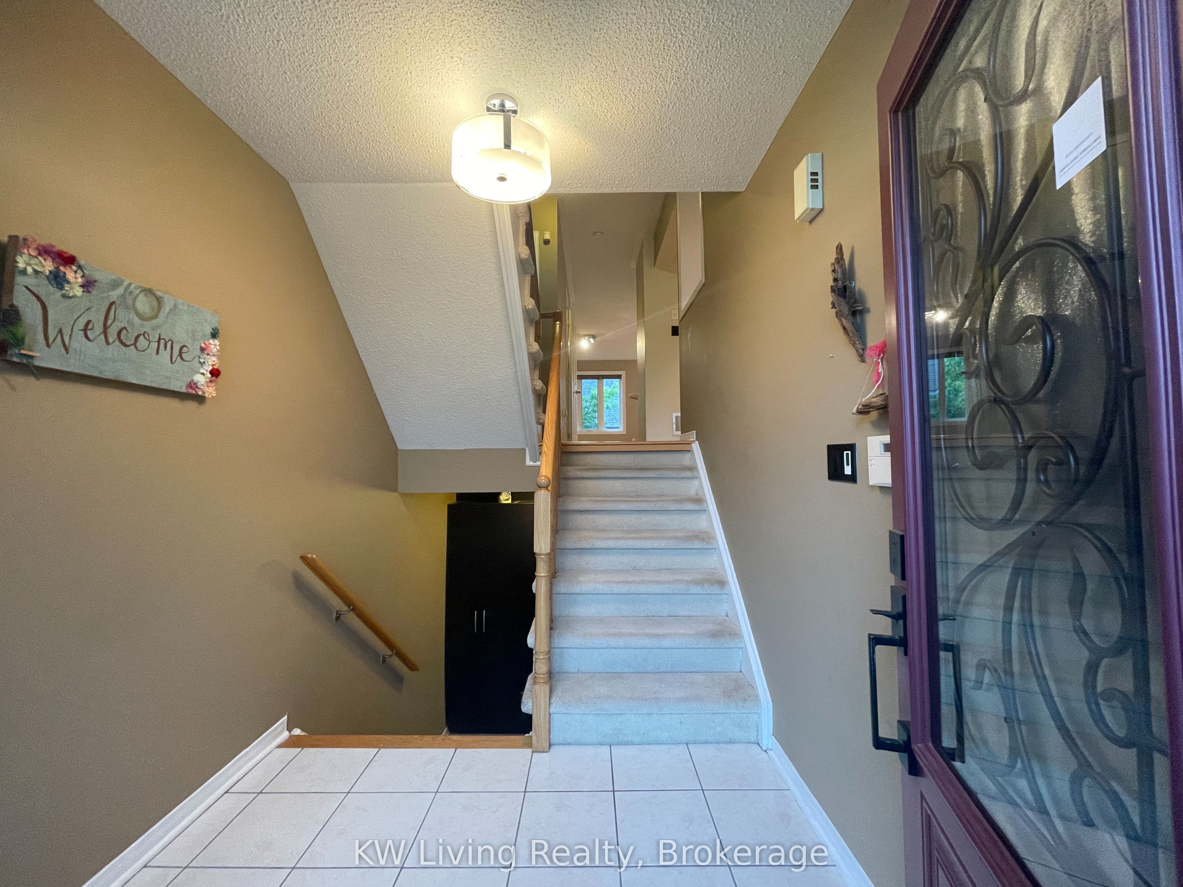 60 Coburg Crescent, Richmond Hill, ON L4B 4E2 photo 2