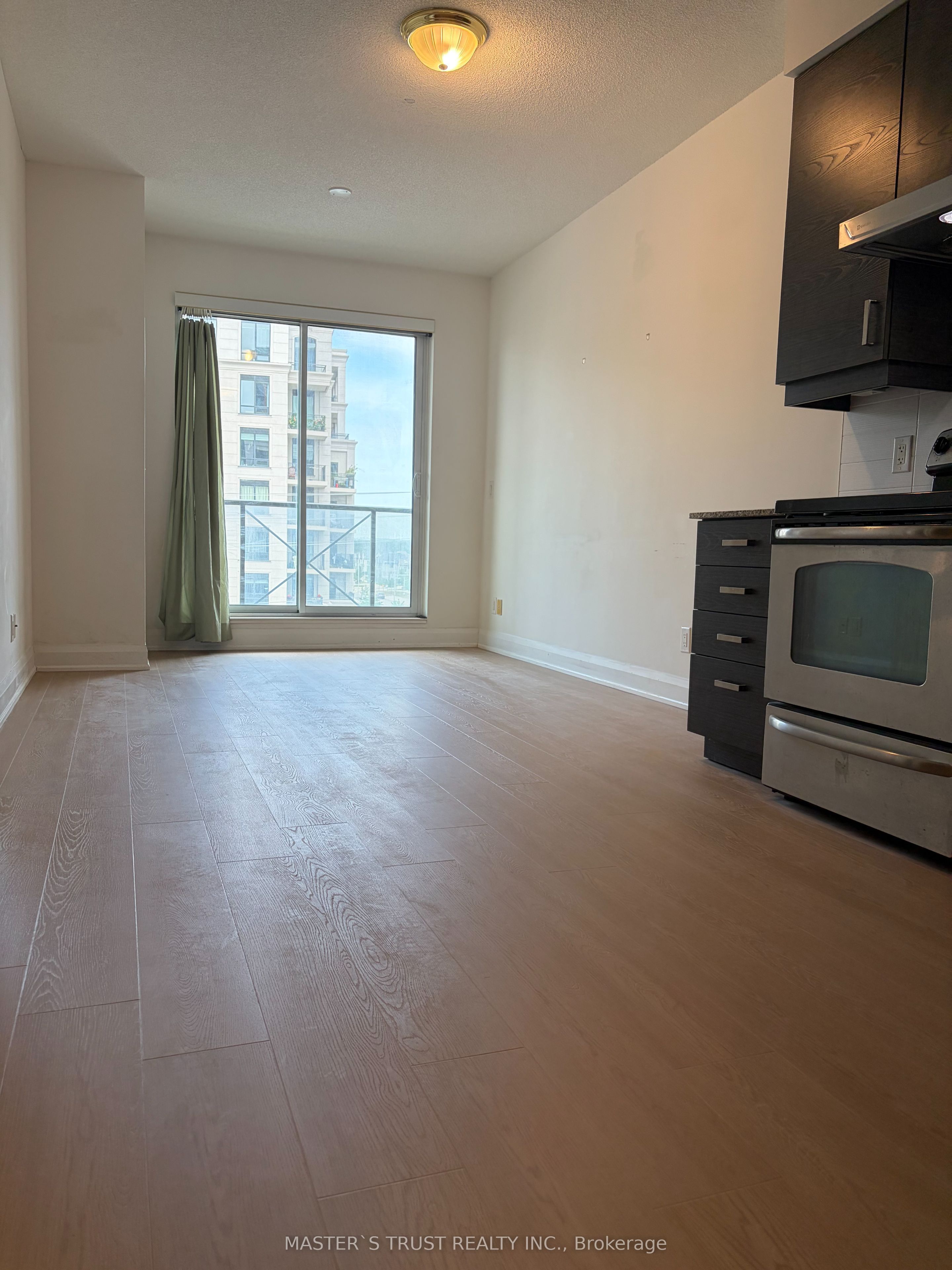 8228 Birchmount Road 621, Markham, ON L3R 1A6 photo 2