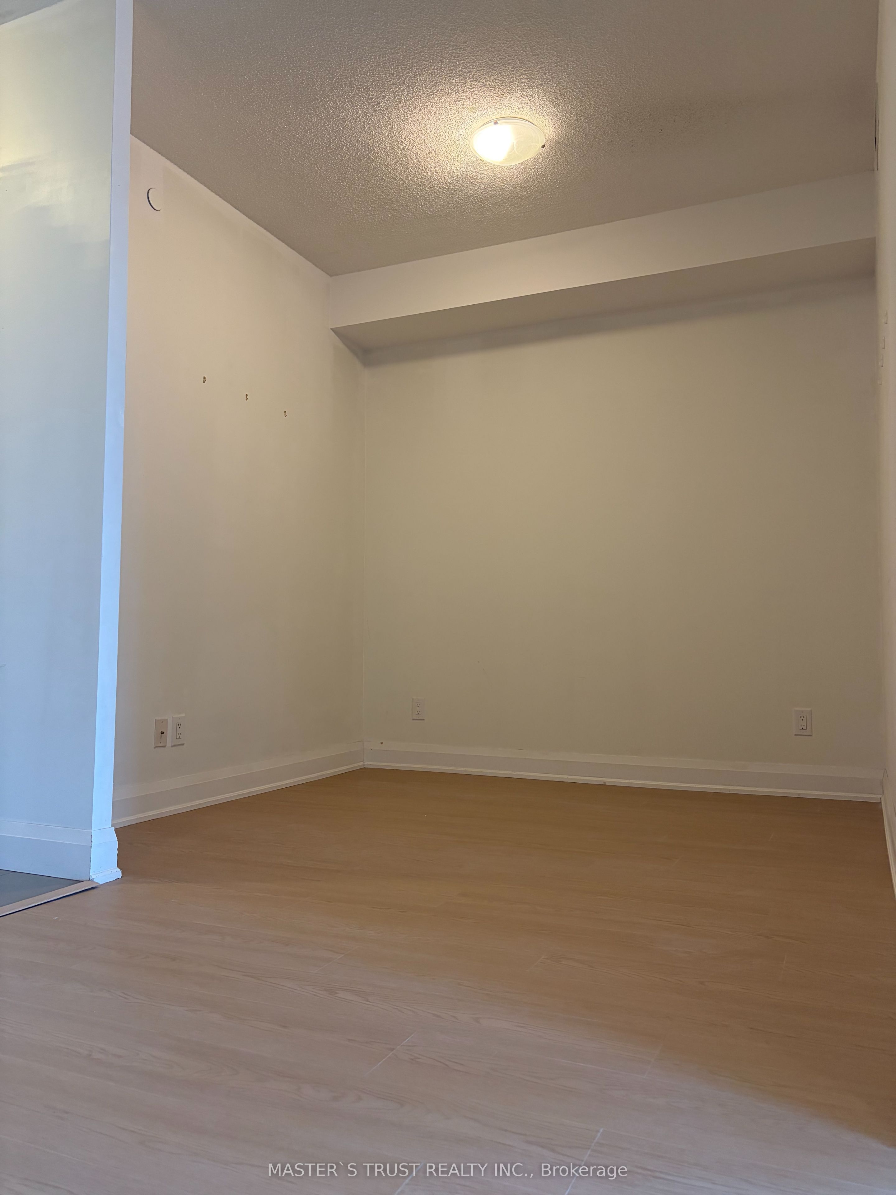 8228 Birchmount Road 621, Markham, ON L3R 1A6 photo 5