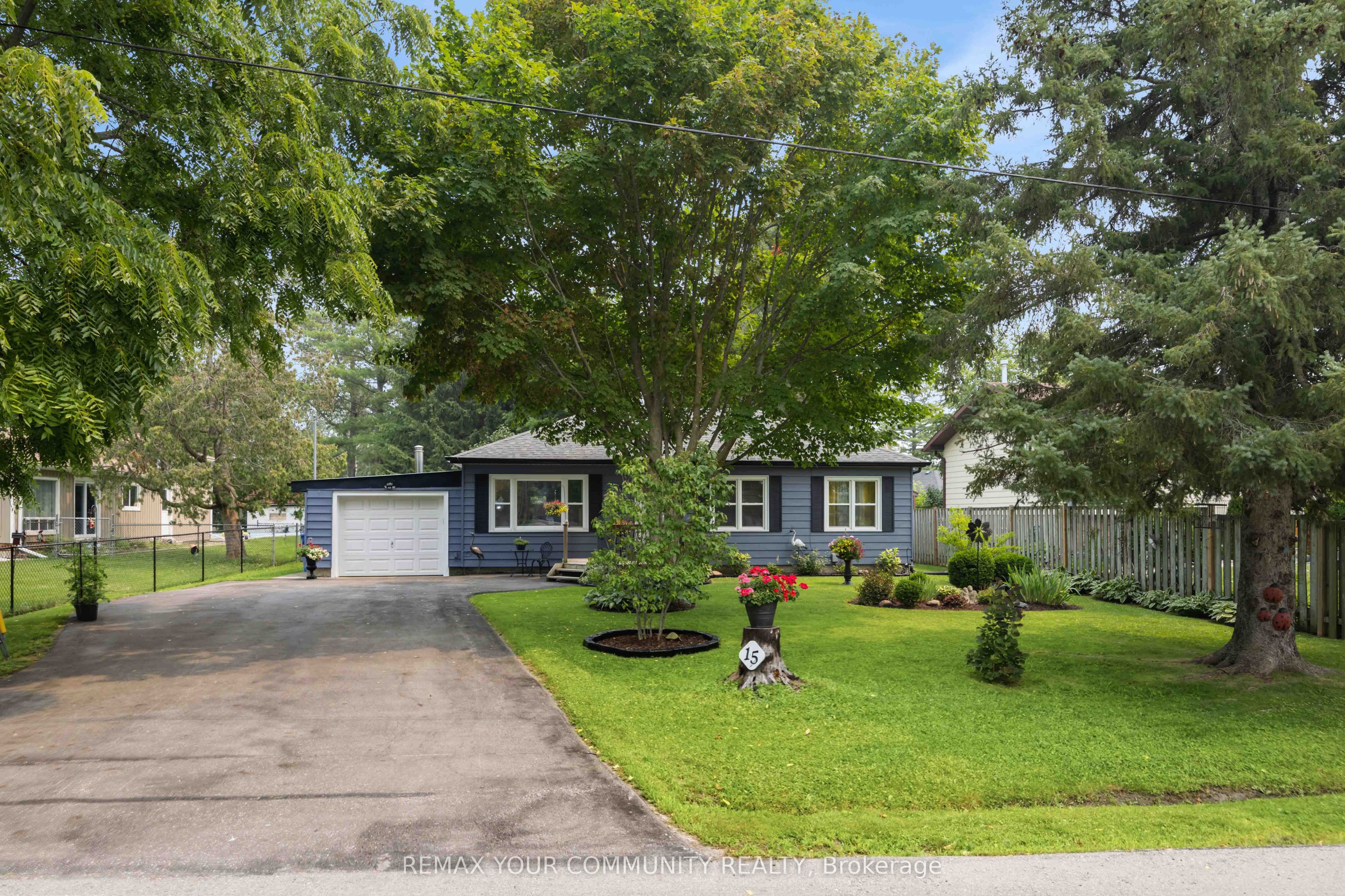 15 Georgina Street, Georgina, ON L0E 1R0 photo 2
