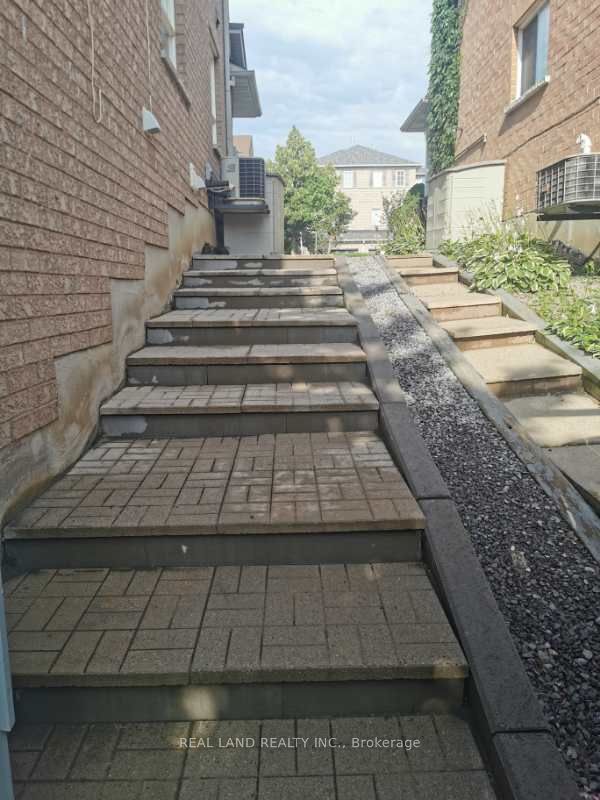 Bsmt 28 Lina Marra Drive, Vaughan, ON L4K 5E8 photo 2