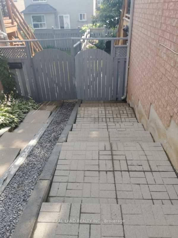 Bsmt 28 Lina Marra Drive, Vaughan, ON L4K 5E8 photo 3