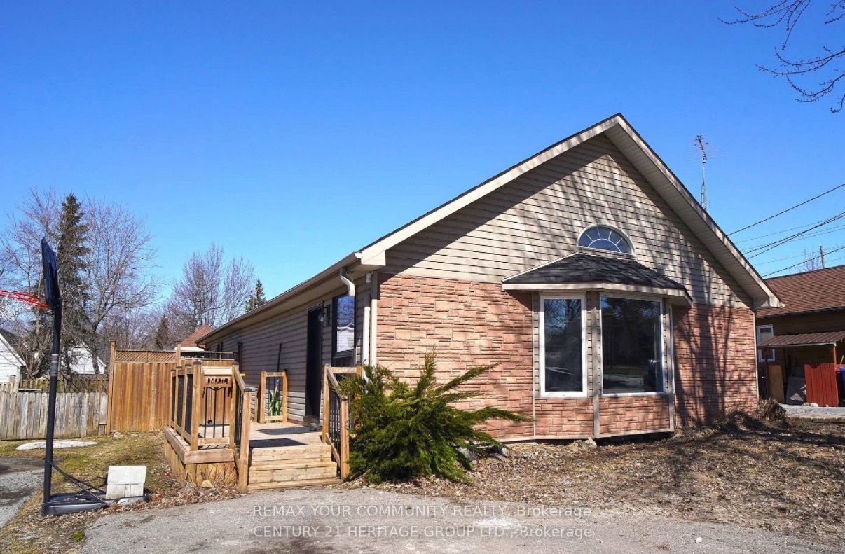 236 Simcoe Avenue, Georgina, ON L4P 2H8 photo 2