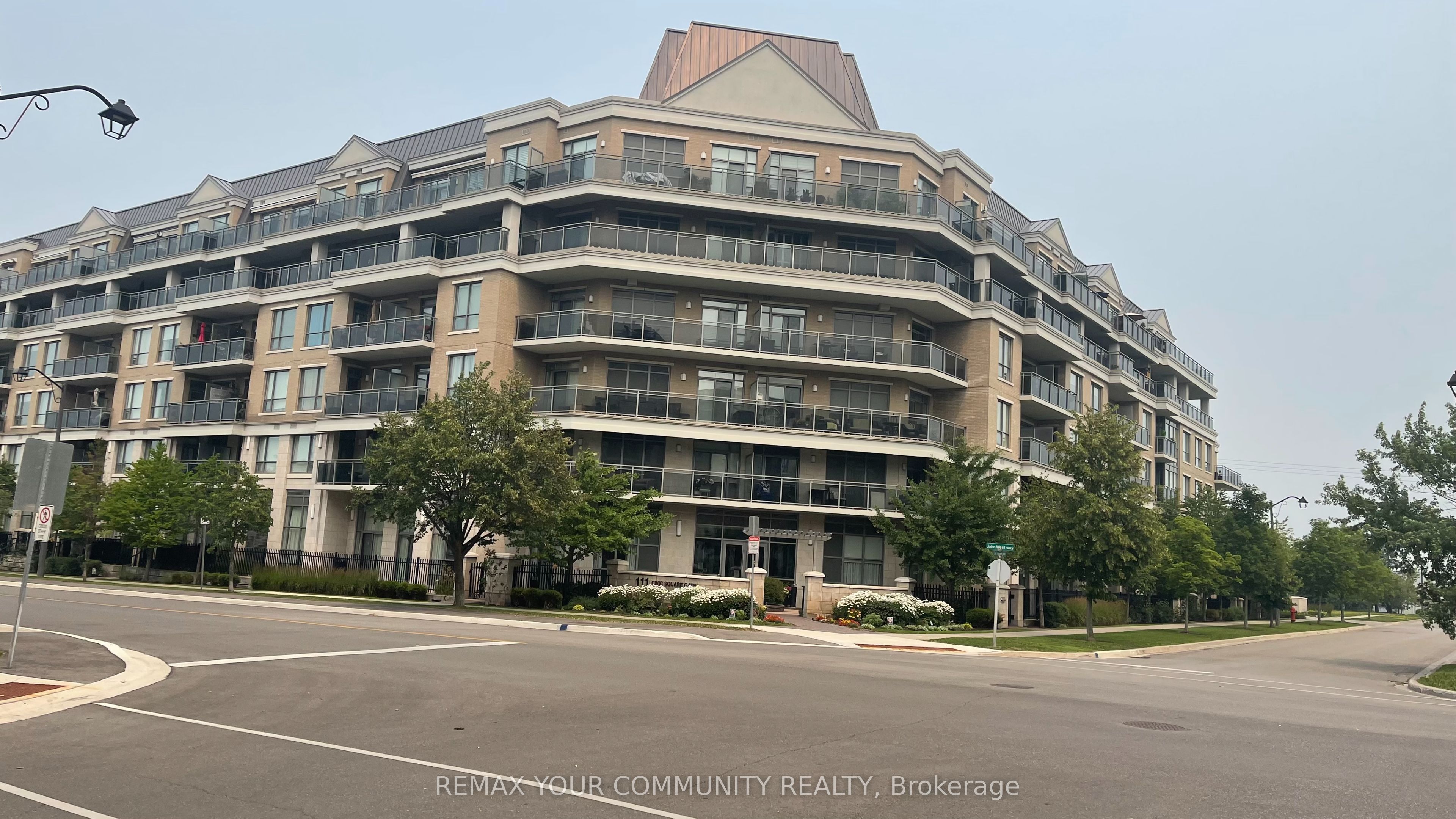111 Civic Square Gate 222, Aurora, ON L4G 0S6