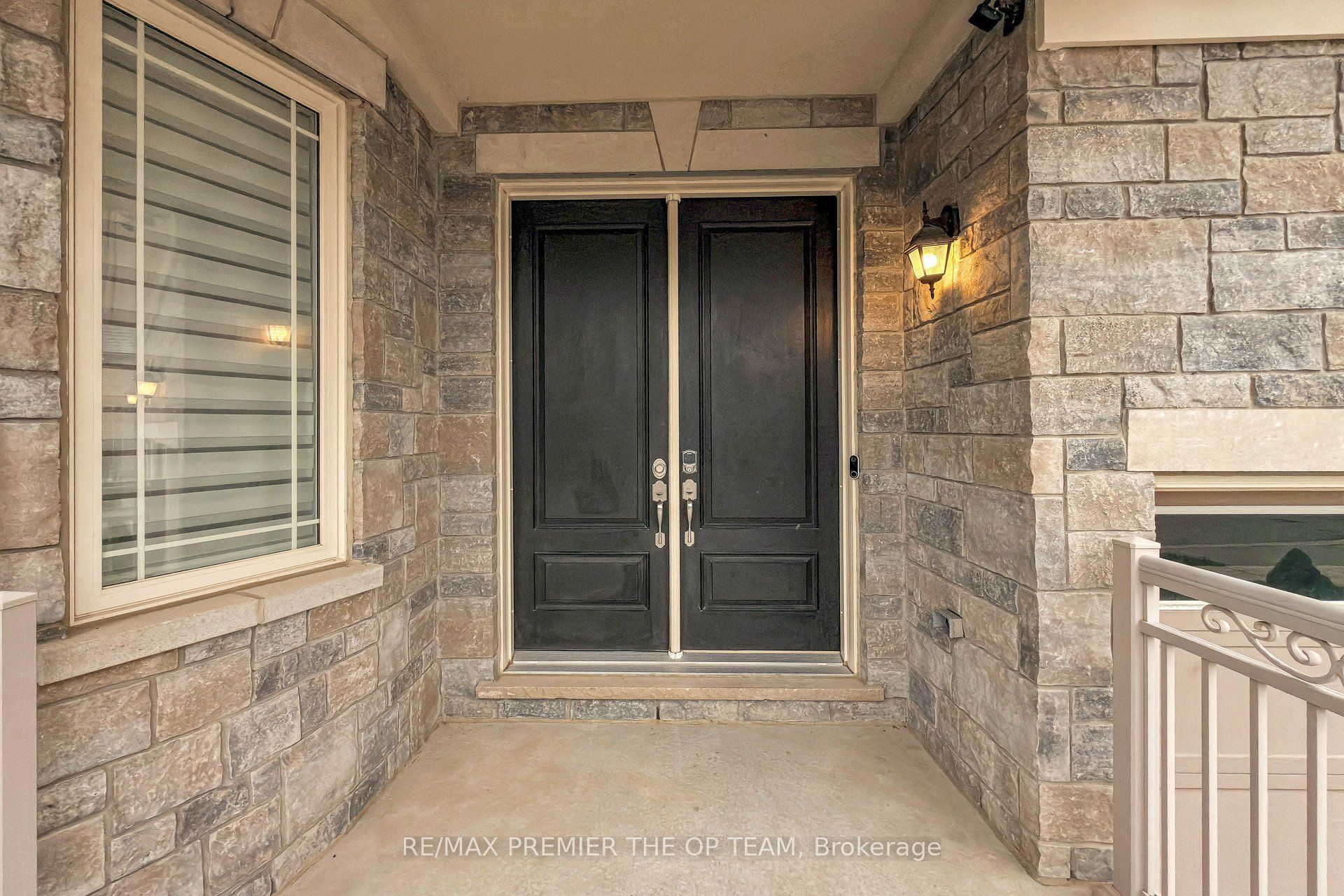60 Chesney Crescent, Vaughan, ON L4H 4A5 photo 3