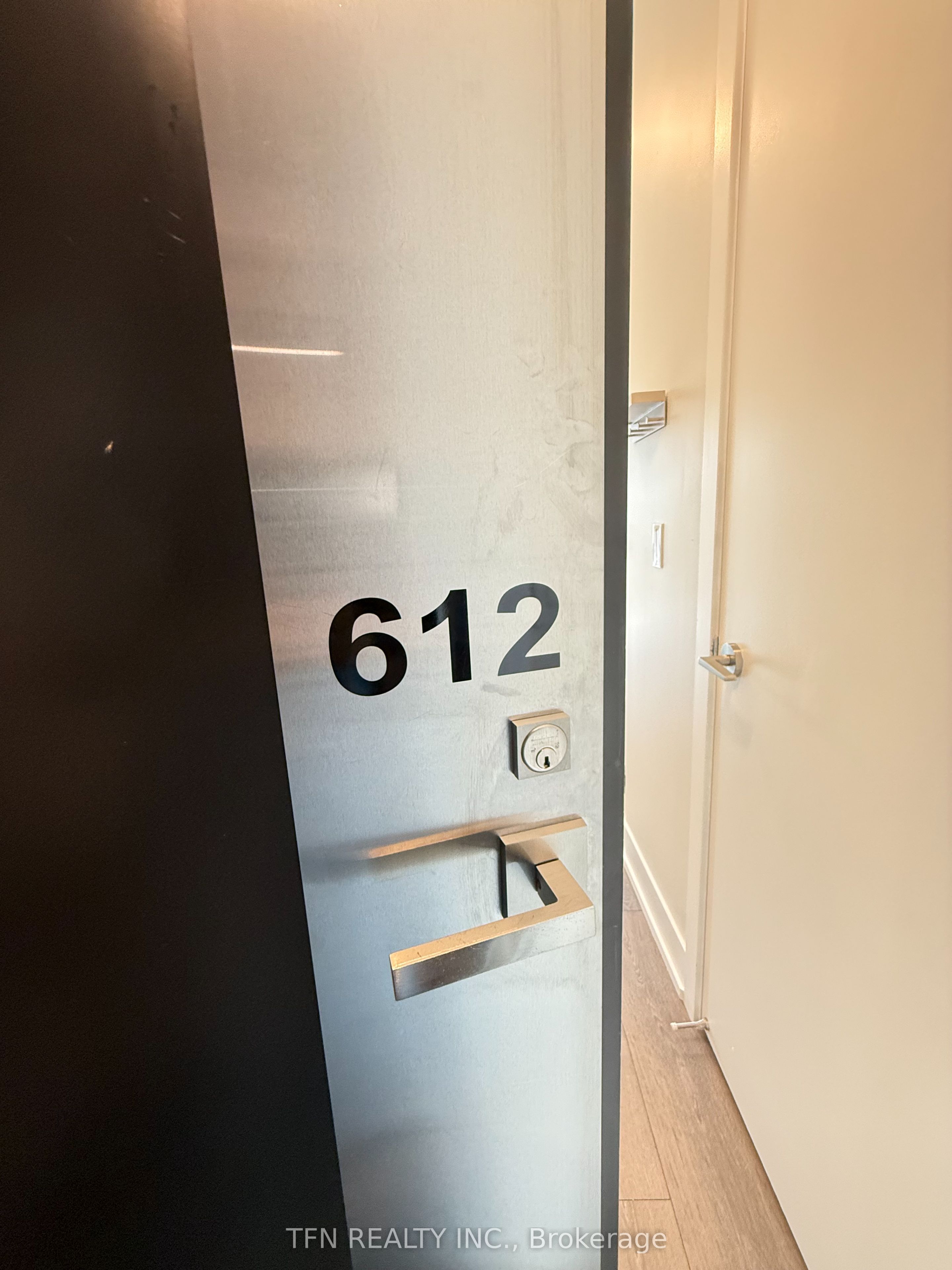 9471 Yonge Street W 612, Richmond Hill, ON L4C 1V4