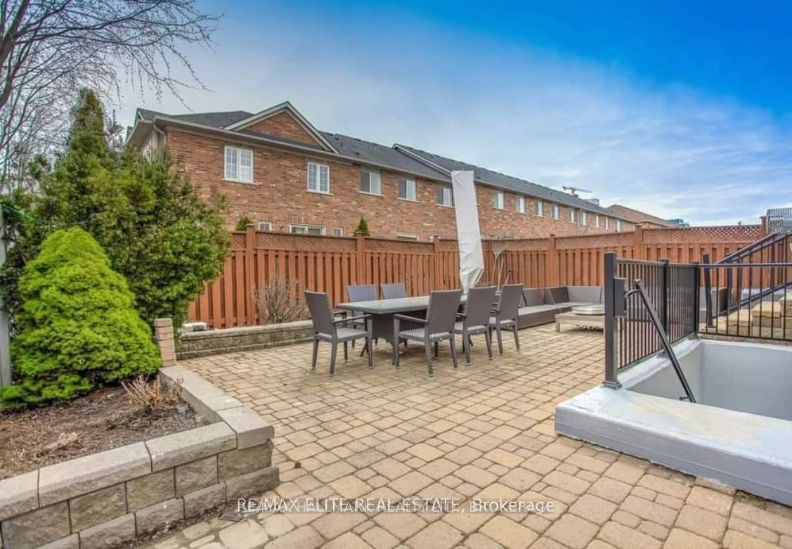 155 Rideau Drive Bsmt, Richmond Hill, ON L4B 4J1 photo 5