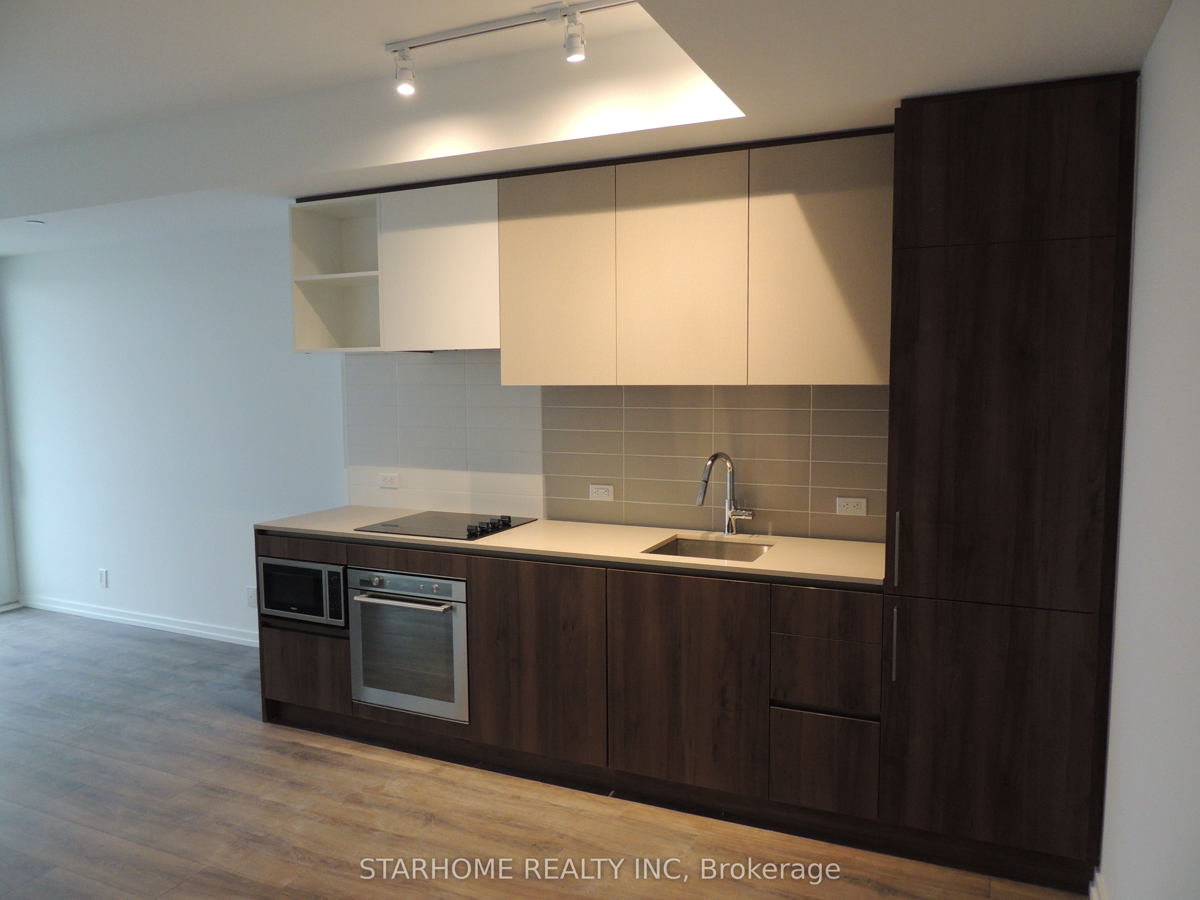 1000 Portage Parkway 1515, Vaughan, ON L4K 0L1 photo 2