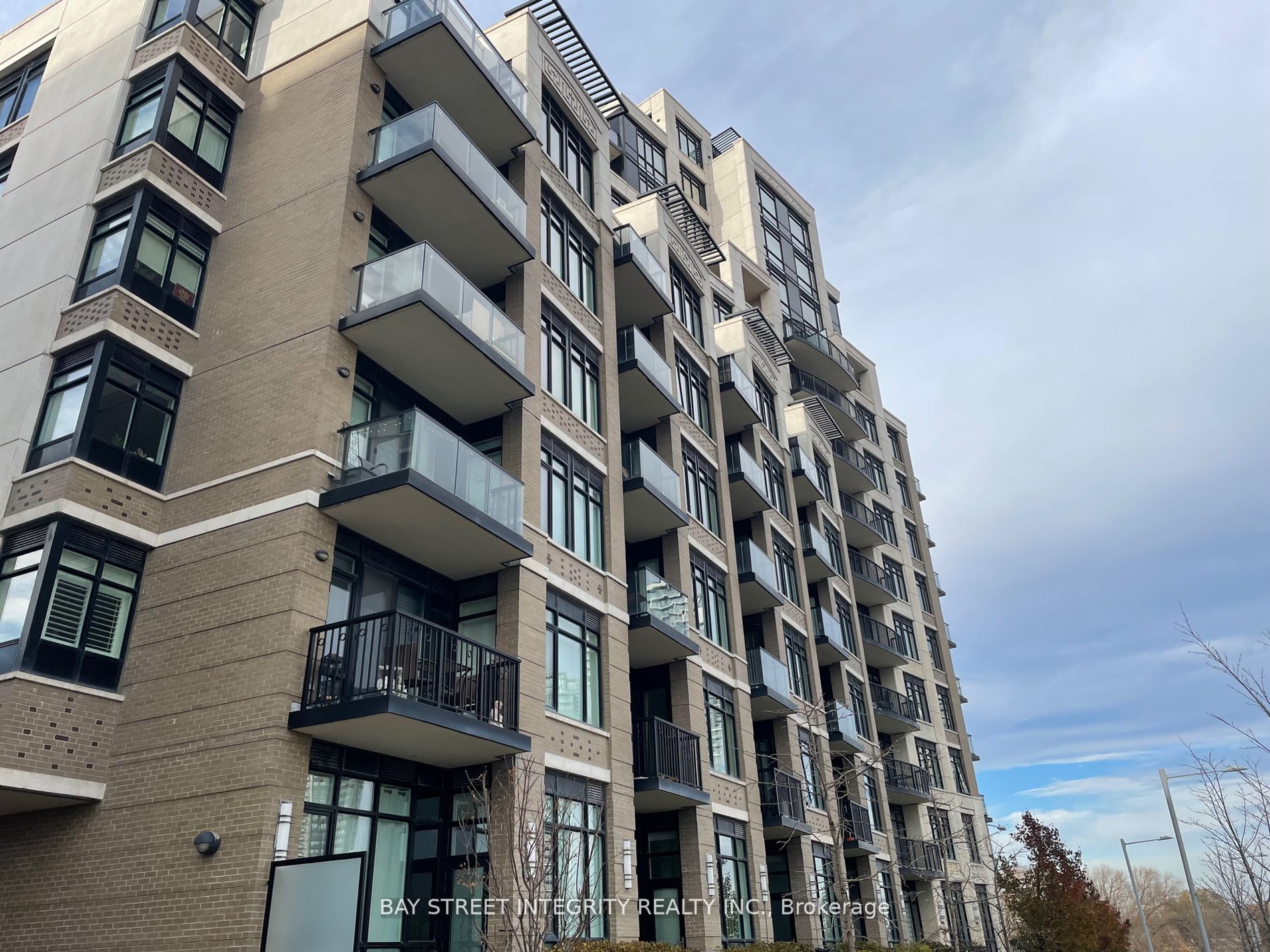 151 Upper Duke Crescent 215, Markham, ON L6G 0E1