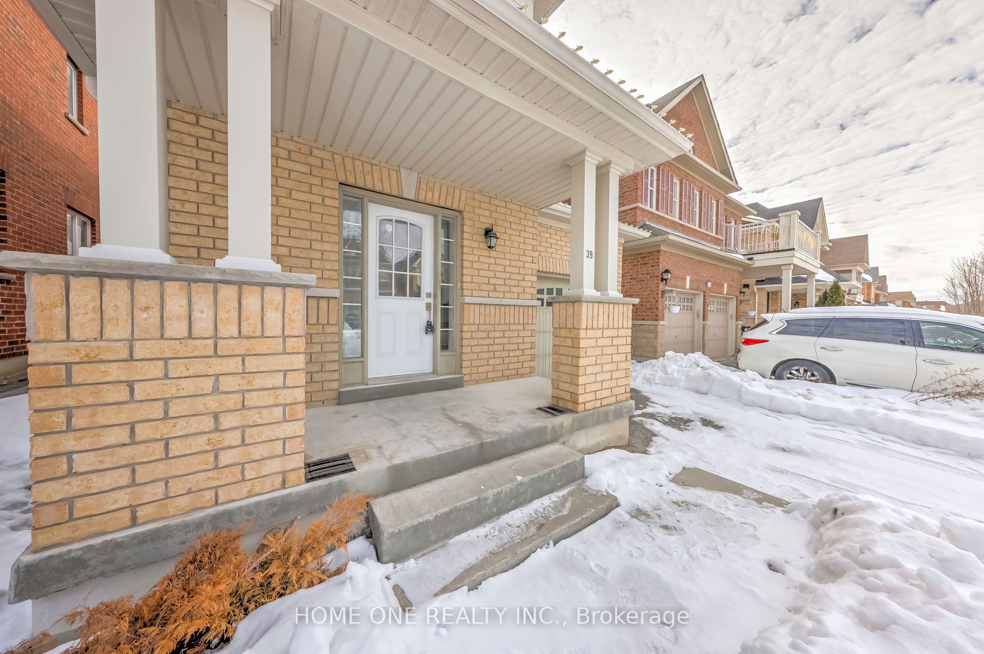 39 Silverado Hills Drive, Markham, ON L6C 0H2 photo 3