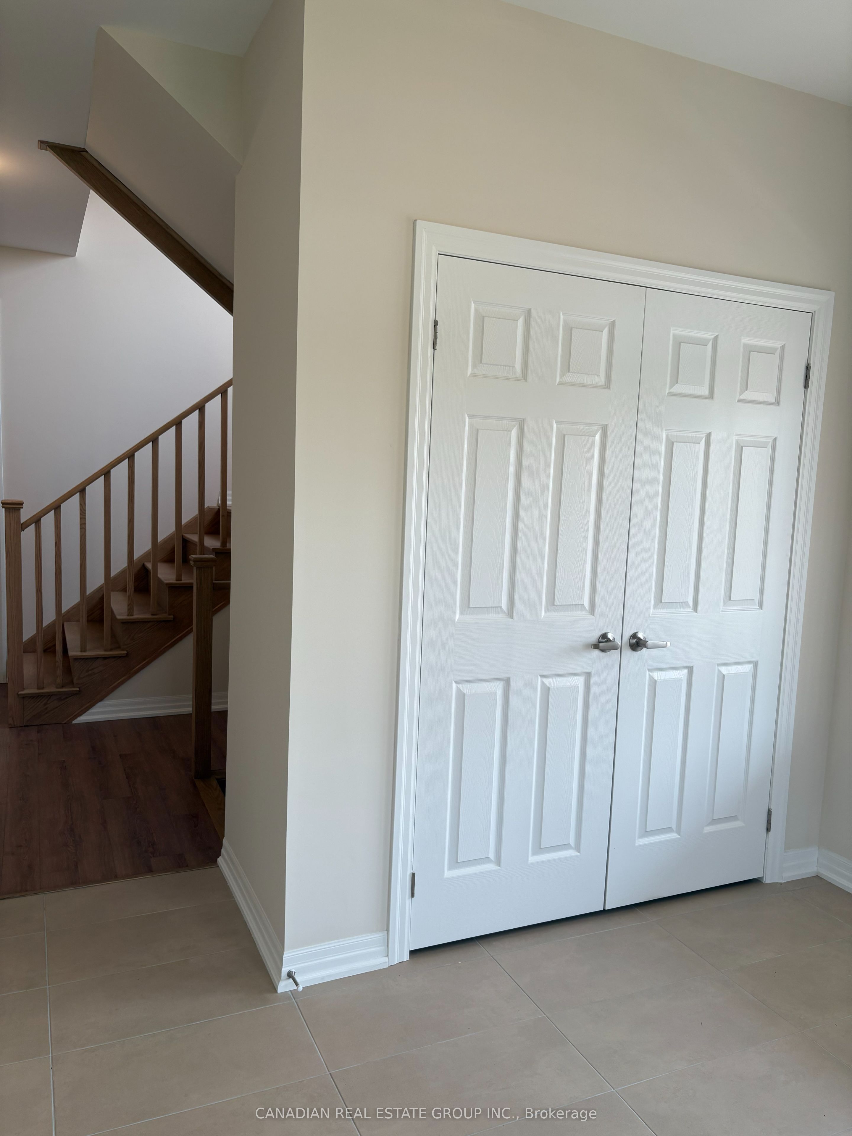 33 Stennett Drive, Georgina, ON L4P 0J5 photo 3