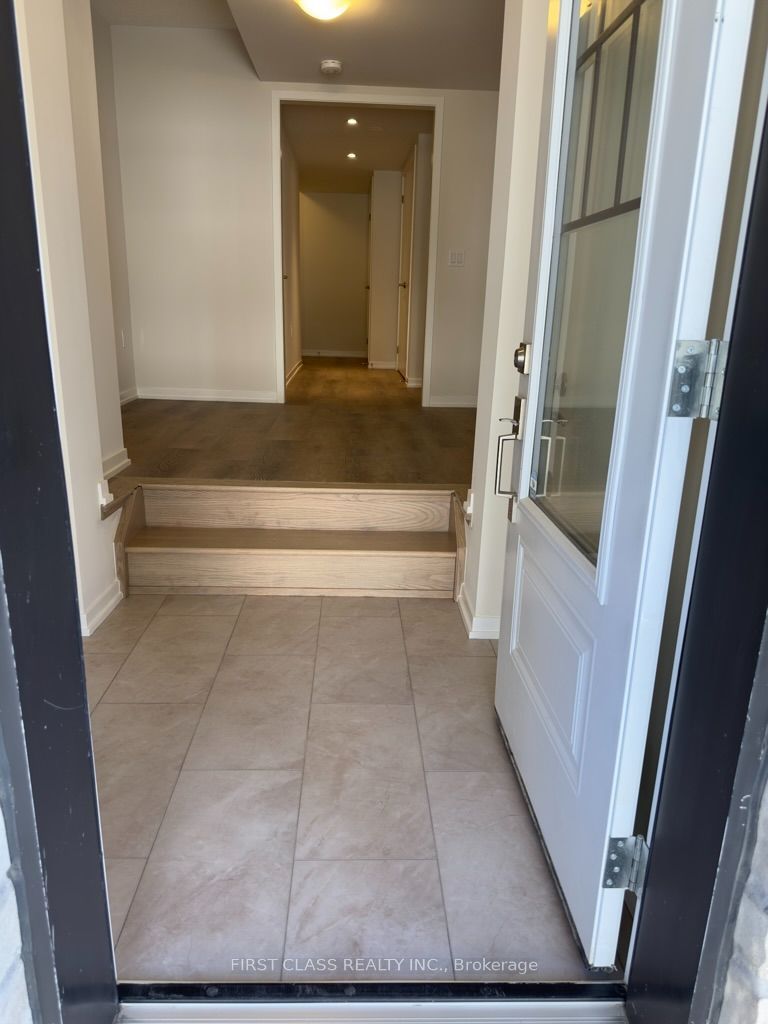 27 Arbour Green Cres Crescent, Vaughan, ON L4H 4V2 photo 3
