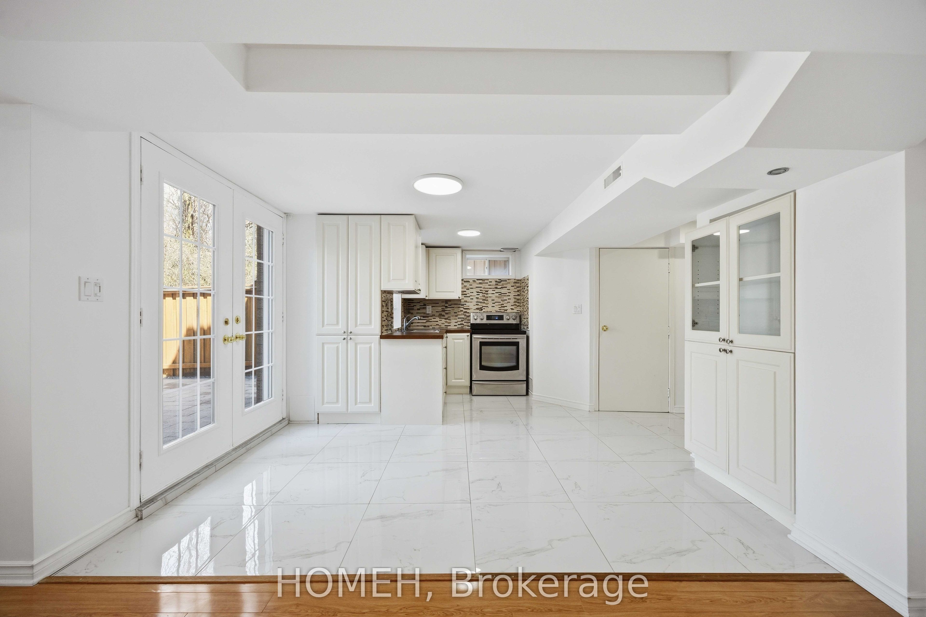94 Dovetail Drive Walk out Basement, Richmond Hill, ON L4E 5A7 photo 2