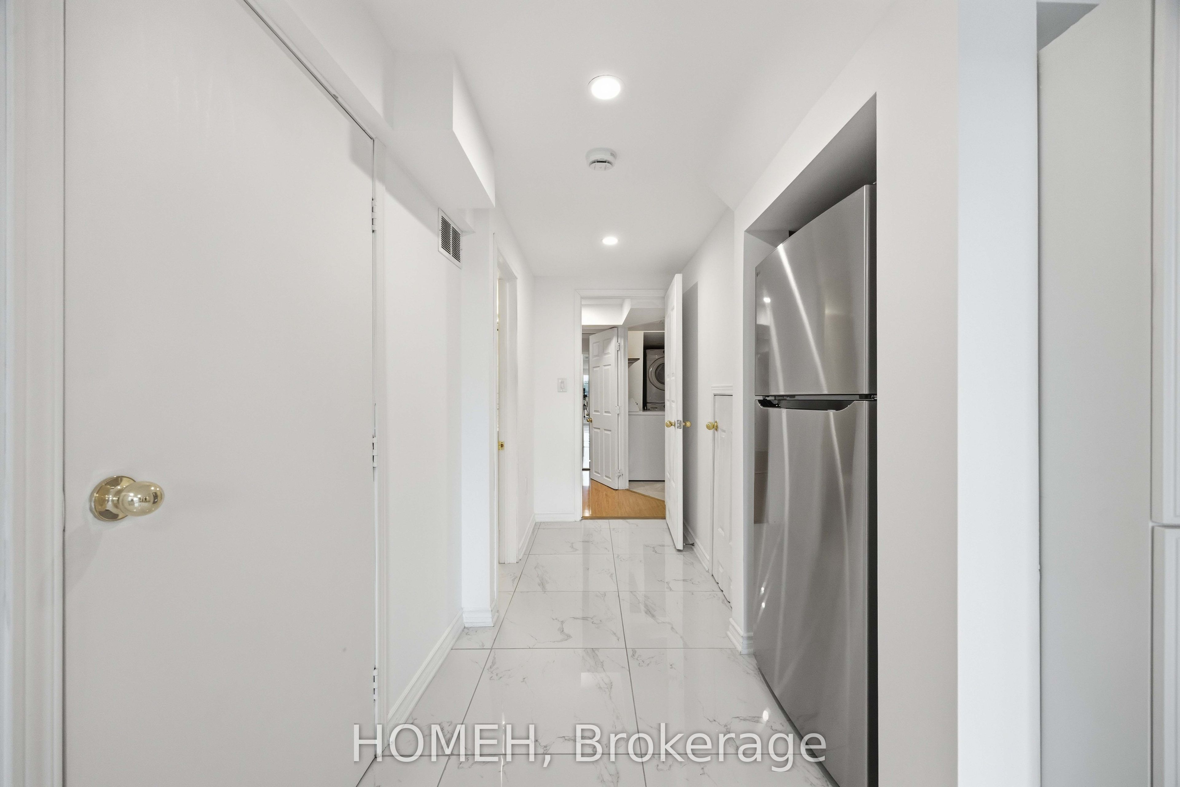 94 Dovetail Drive Walk out Basement, Richmond Hill, ON L4E 5A7 photo 5