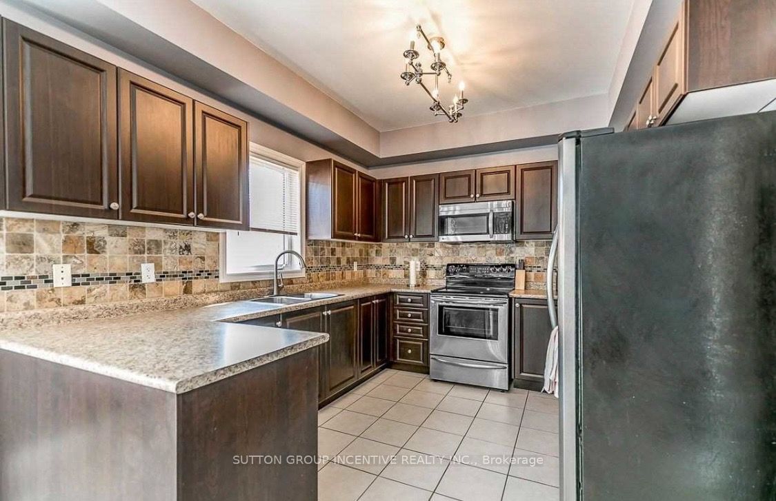 1305 Perniegie Crescent, Innisfil, ON L9S 0B5 photo 3