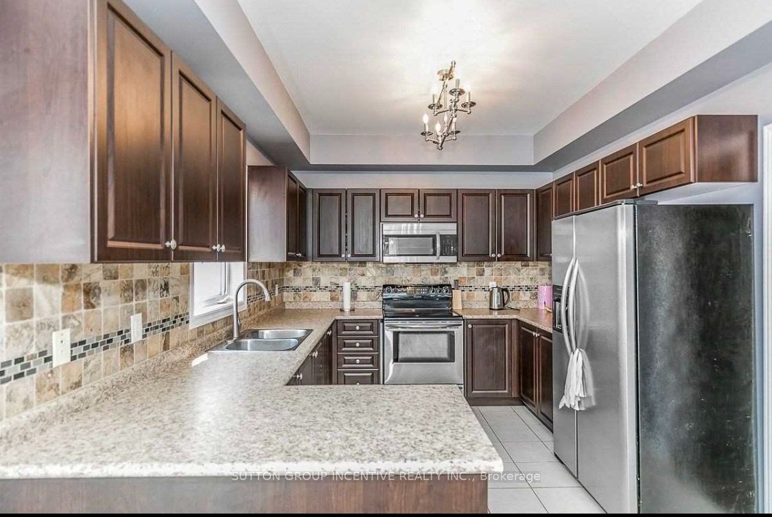 1305 Perniegie Crescent, Innisfil, ON L9S 0B5 photo 4