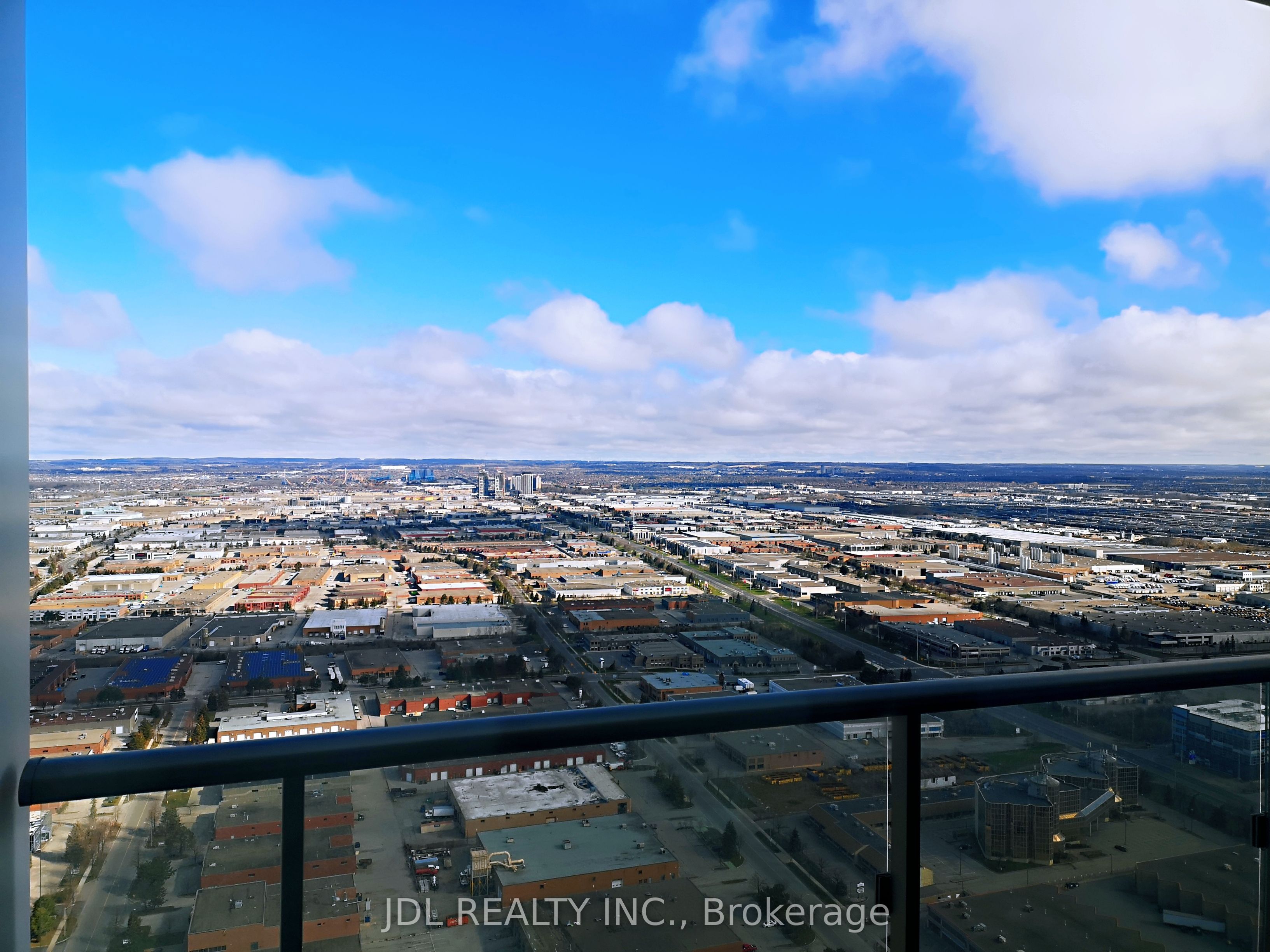 898 Portage Pkwy N/A 5211, Vaughan, ON L4K 0J6 photo 4