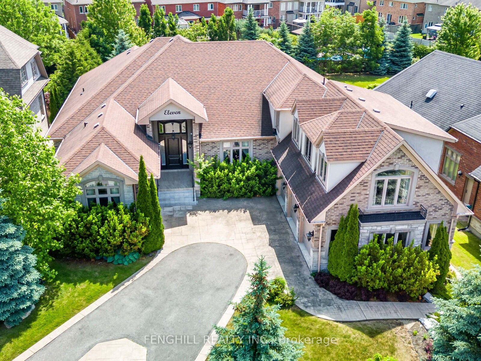 11 Macleod Estate Court, Richmond Hill, ON L4E 0B1 photo 2