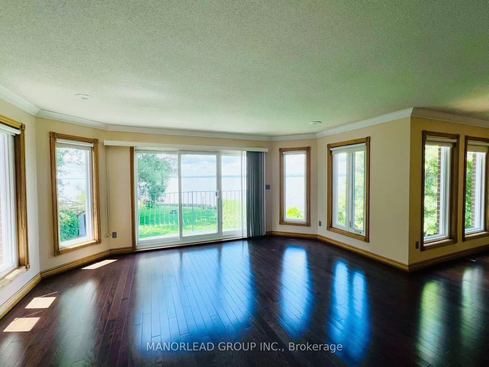 42 Metropolitan Crescent, Georgina, ON L4P 1L5 photo 2