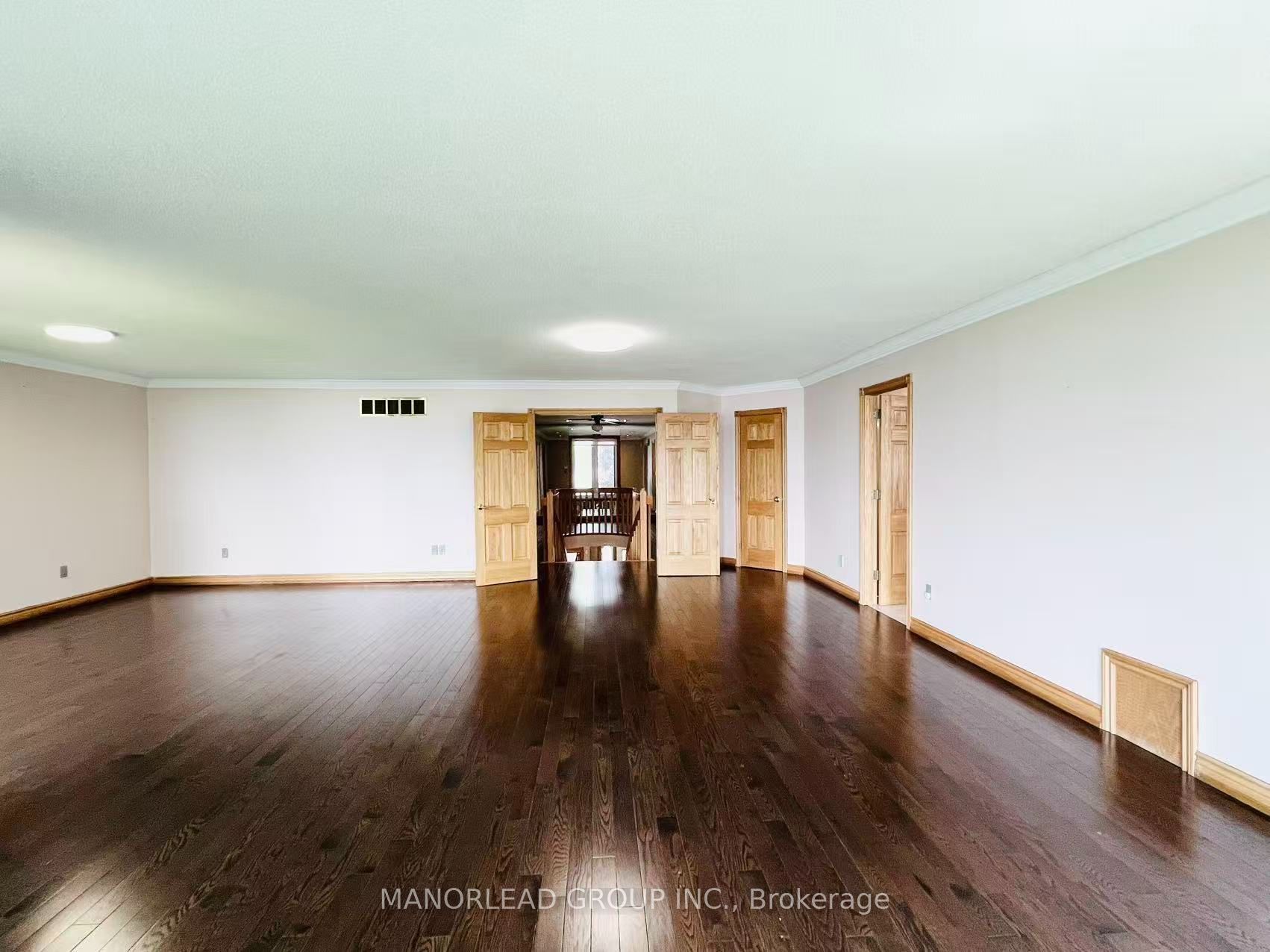 42 Metropolitan Crescent, Georgina, ON L4P 1L5 photo 3