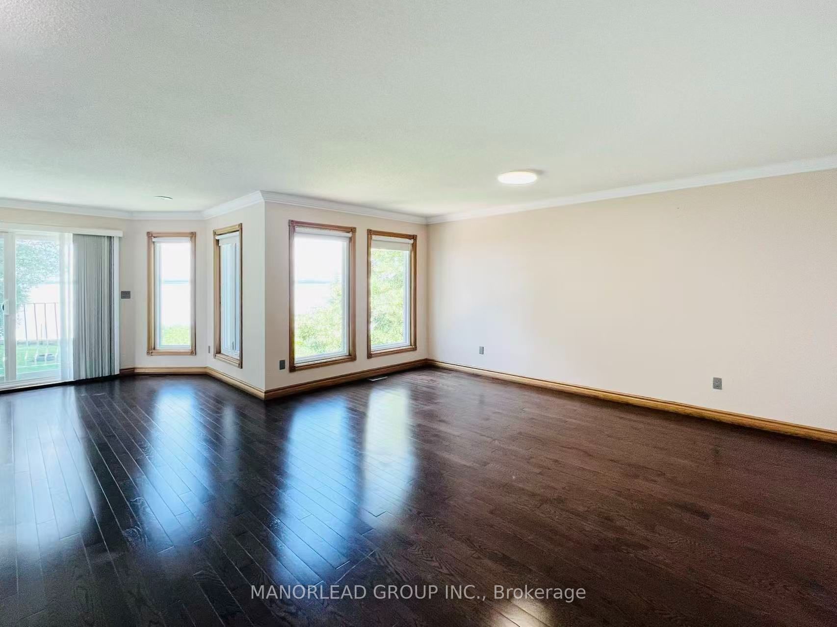 42 Metropolitan Crescent, Georgina, ON L4P 1L5 photo 4