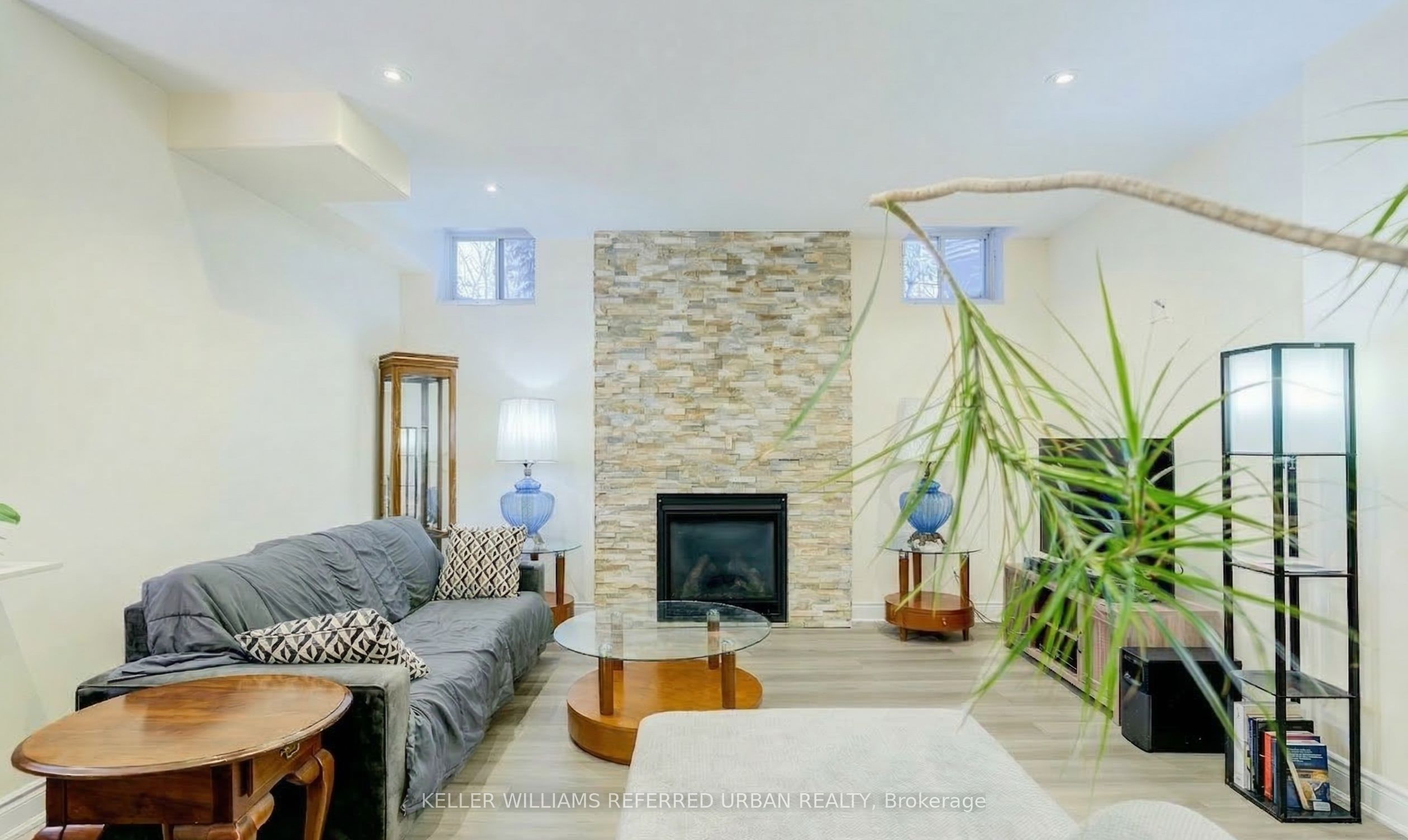 161 Vanda Drive Bsmt, Vaughan, ON L6A 4G1 photo 2