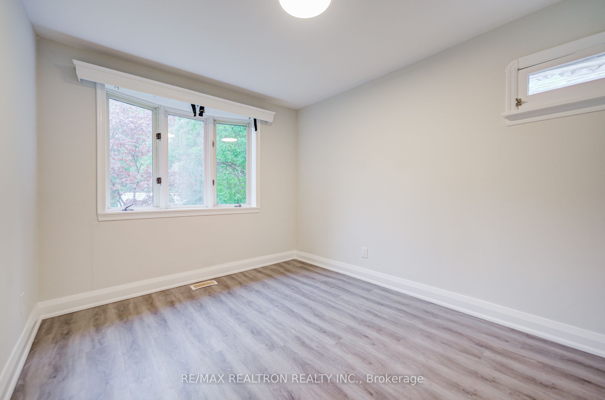 95 Roseview Avenue, Richmond Hill, ON L4C 1C6 photo 5
