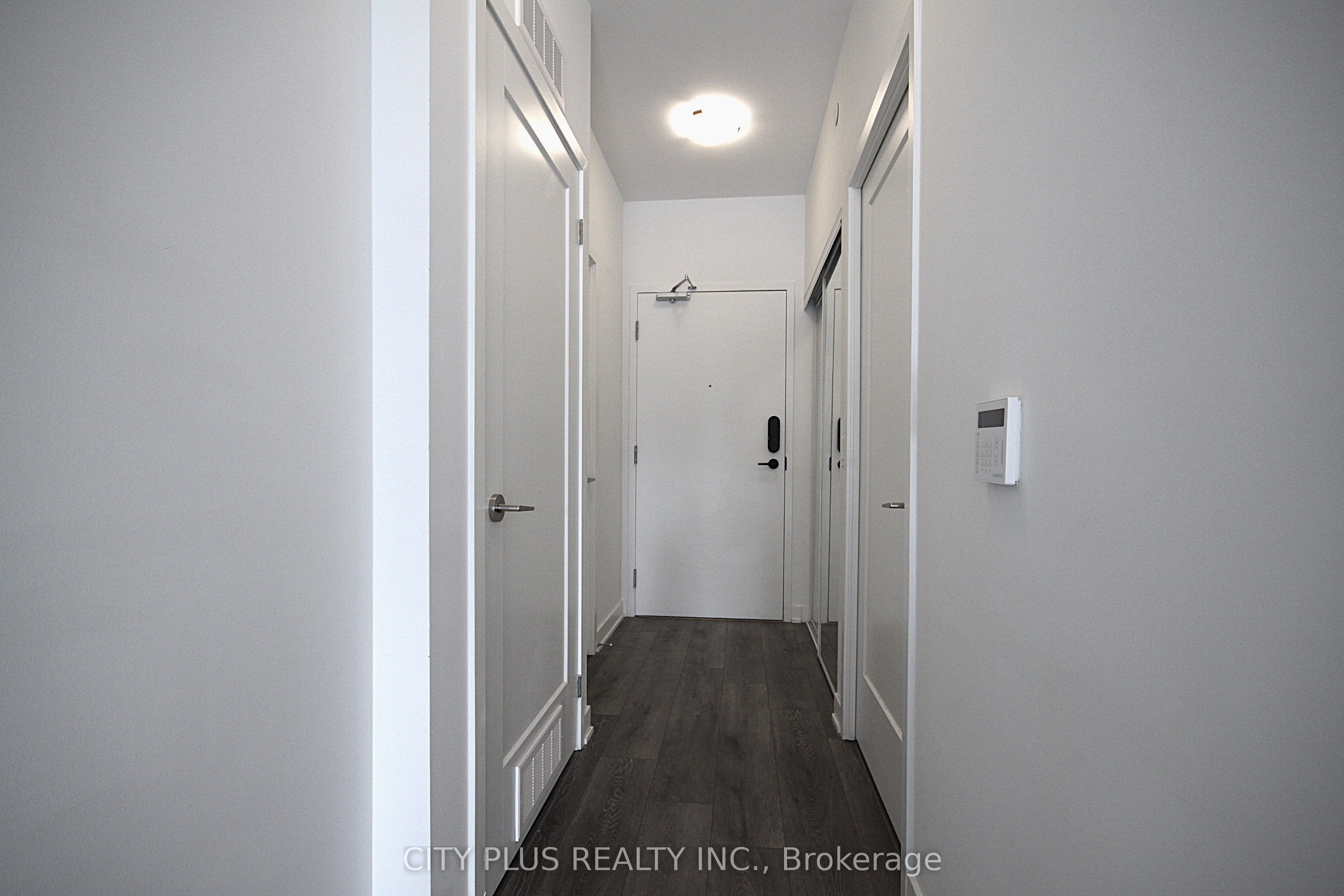 105 Oneida Crescent 809, Richmond Hill, ON L4B 0H6 photo 2
