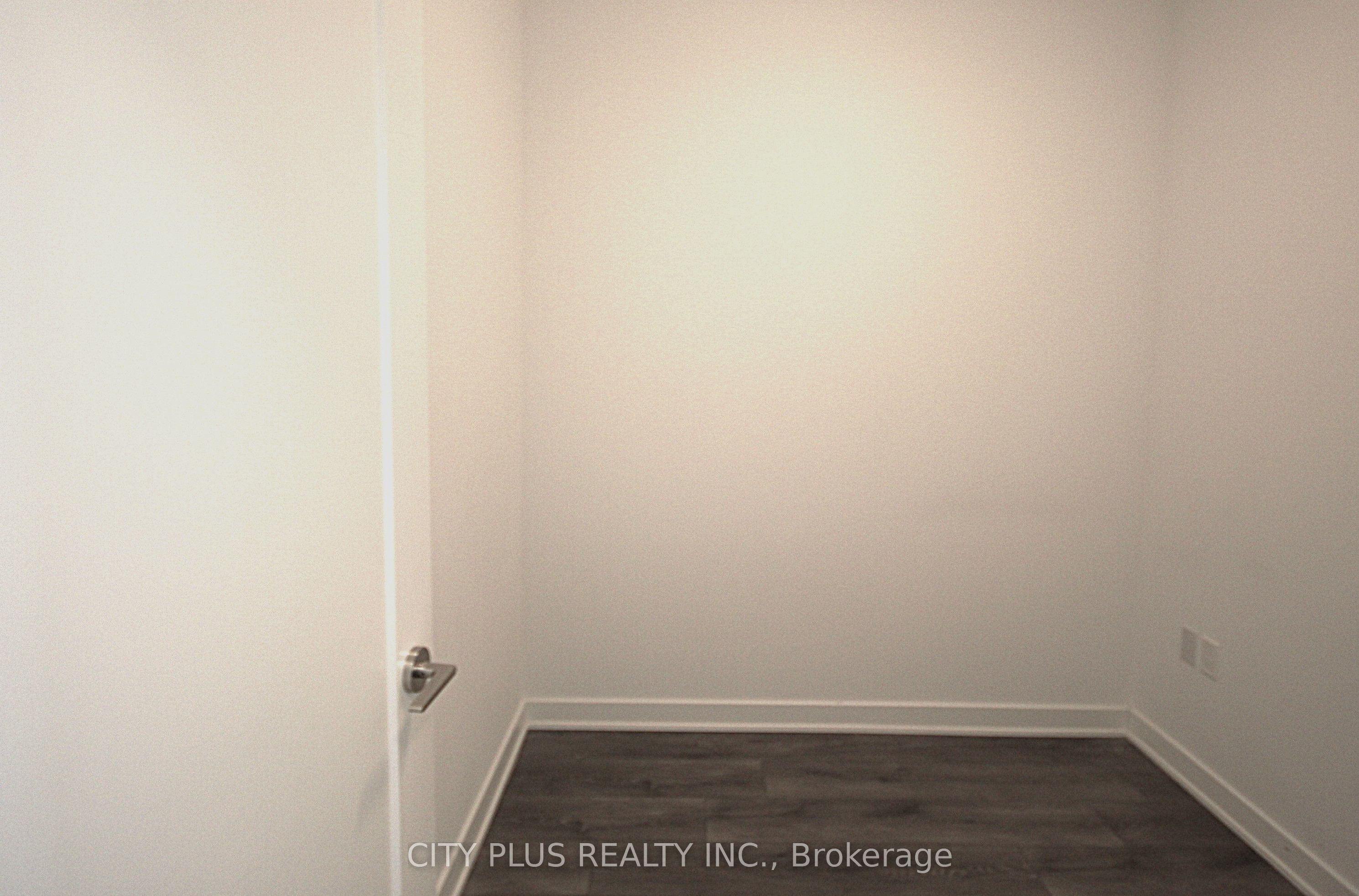 105 Oneida Crescent 809, Richmond Hill, ON L4B 0H6 photo 3