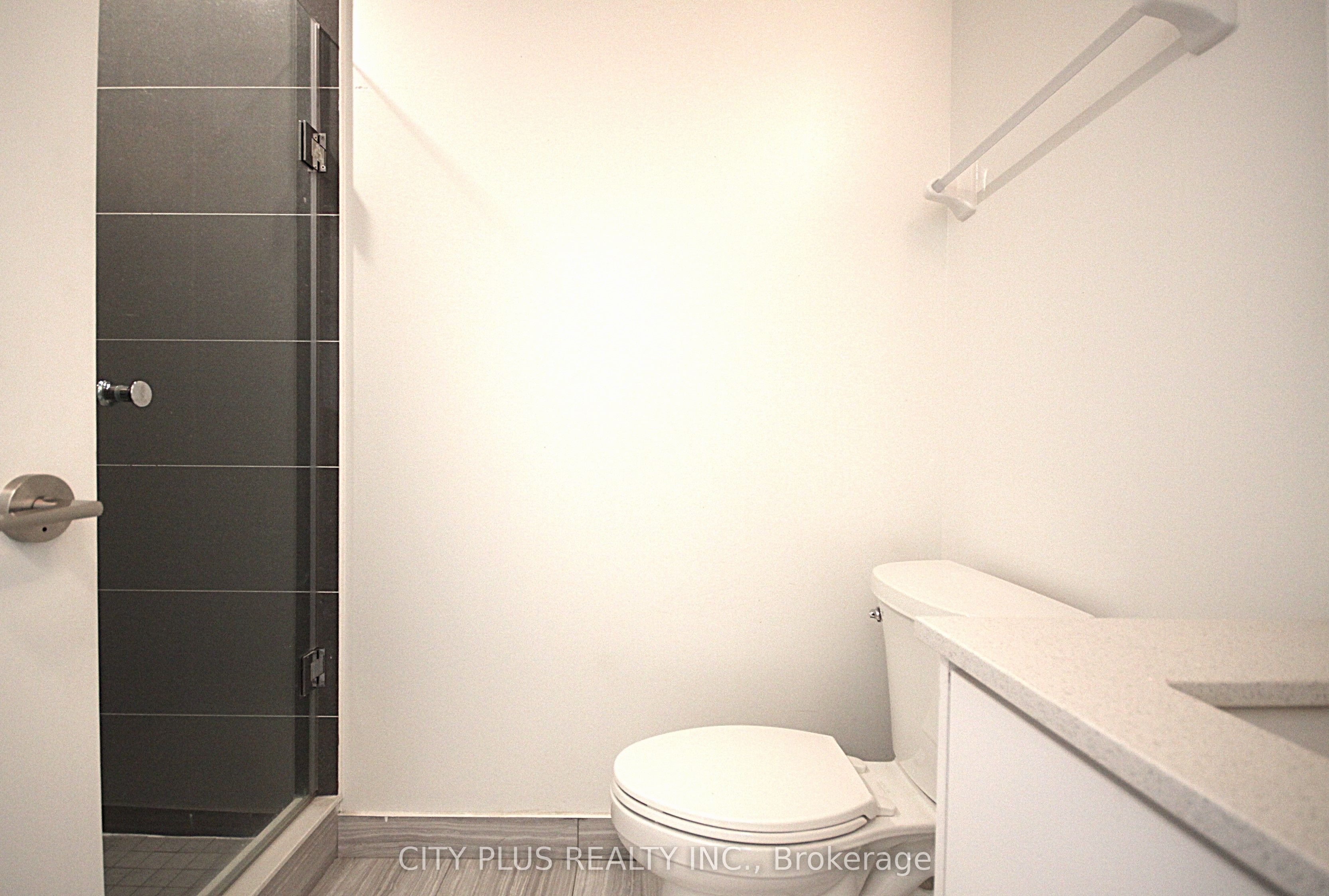105 Oneida Crescent 809, Richmond Hill, ON L4B 0H6 photo 4
