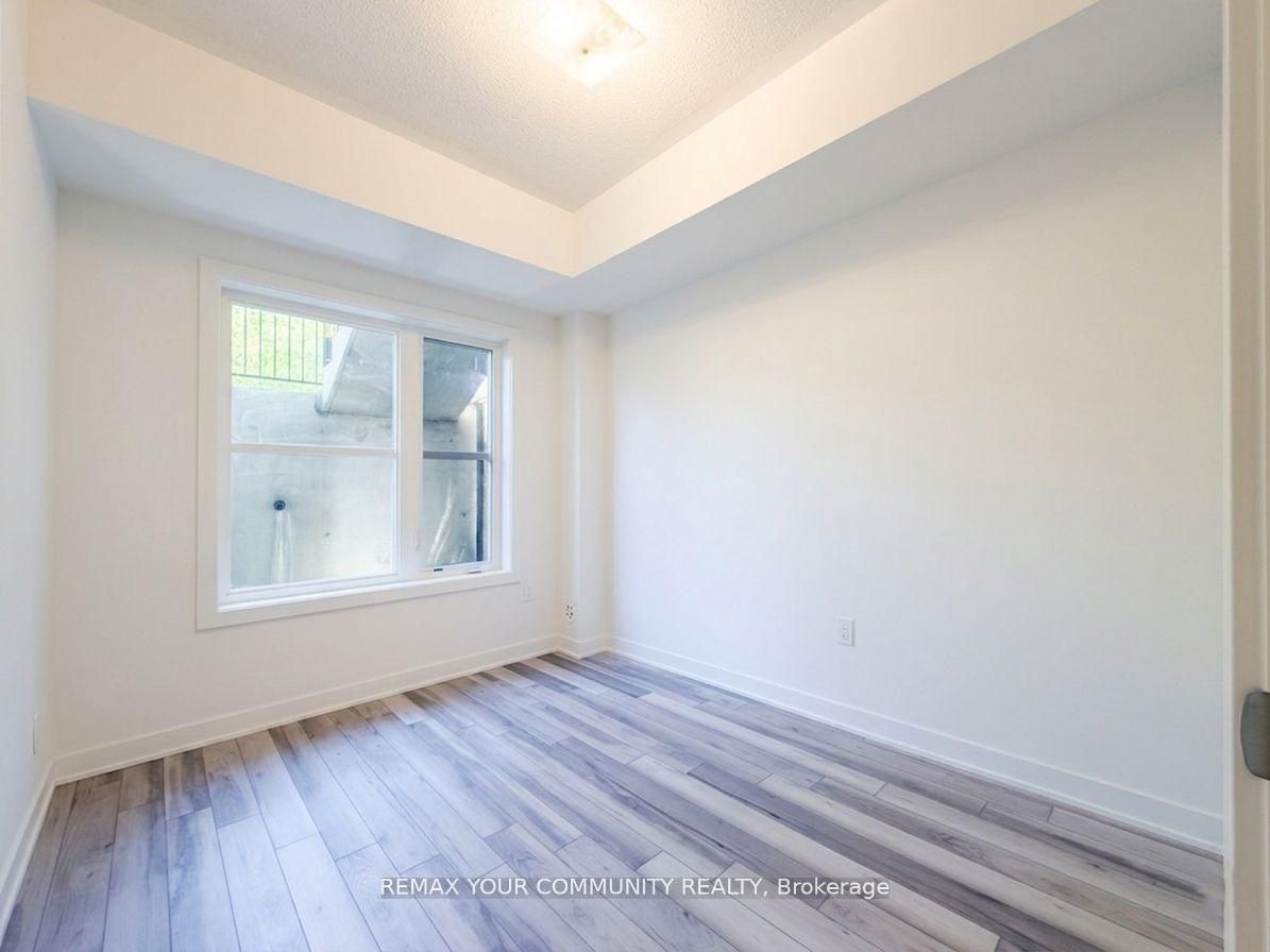 15100 Yonge Street 106, Aurora, ON L4G 4C8 photo 2