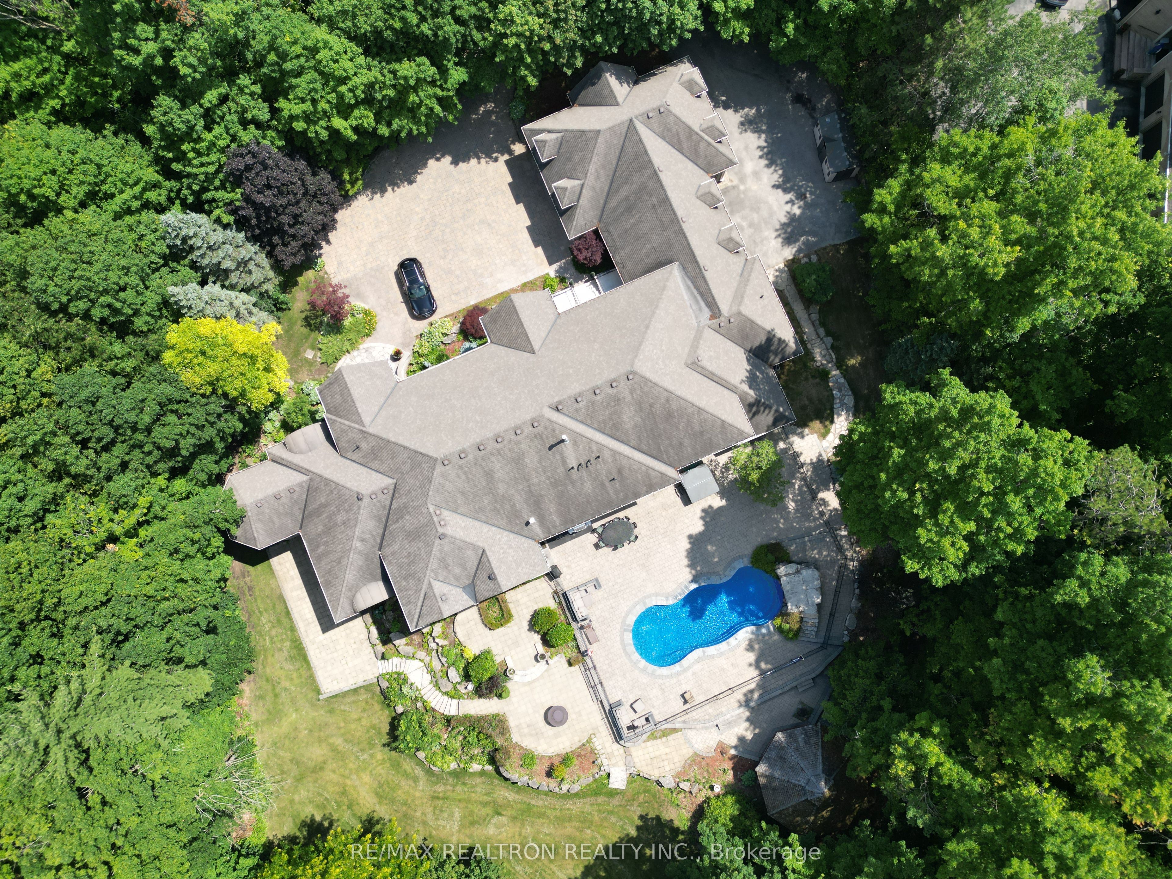 65 Offord Crescent, Aurora, ON L4G 3G8