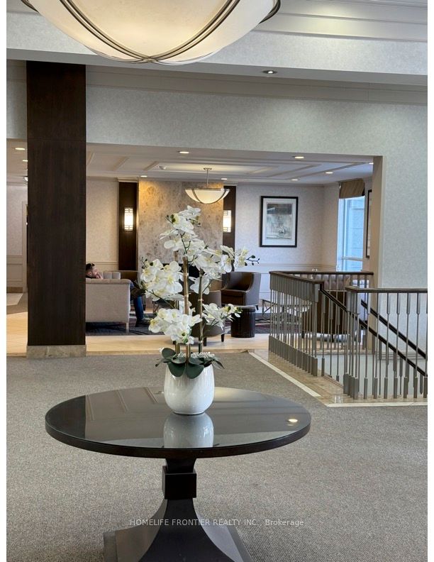 20 North Park Road 509, Vaughan, ON L4J 0G7 photo 4