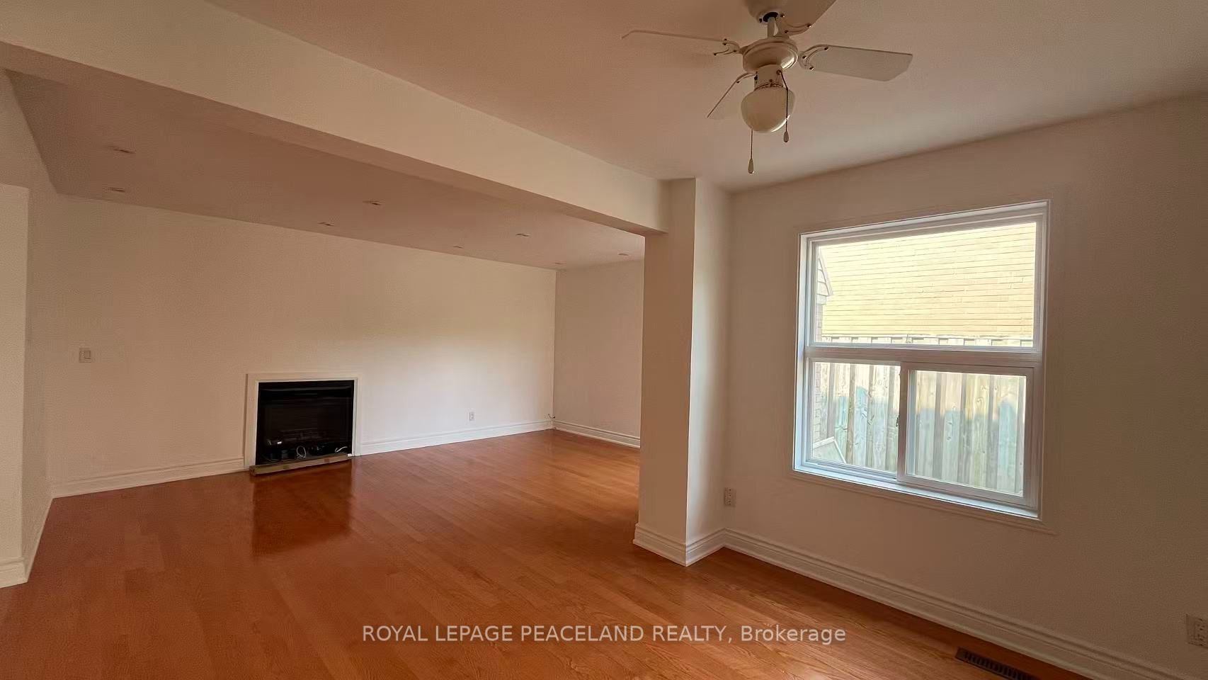 711 Irwin Crescent, Newmarket, ON L3Y 5A4 photo 3