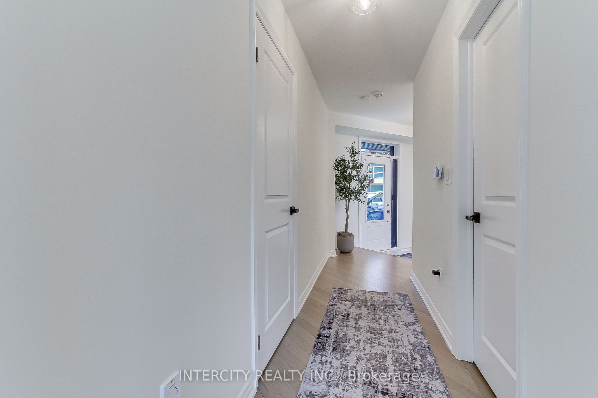 130 Blick Crescent, Aurora, ON L4G 4A9 photo 4
