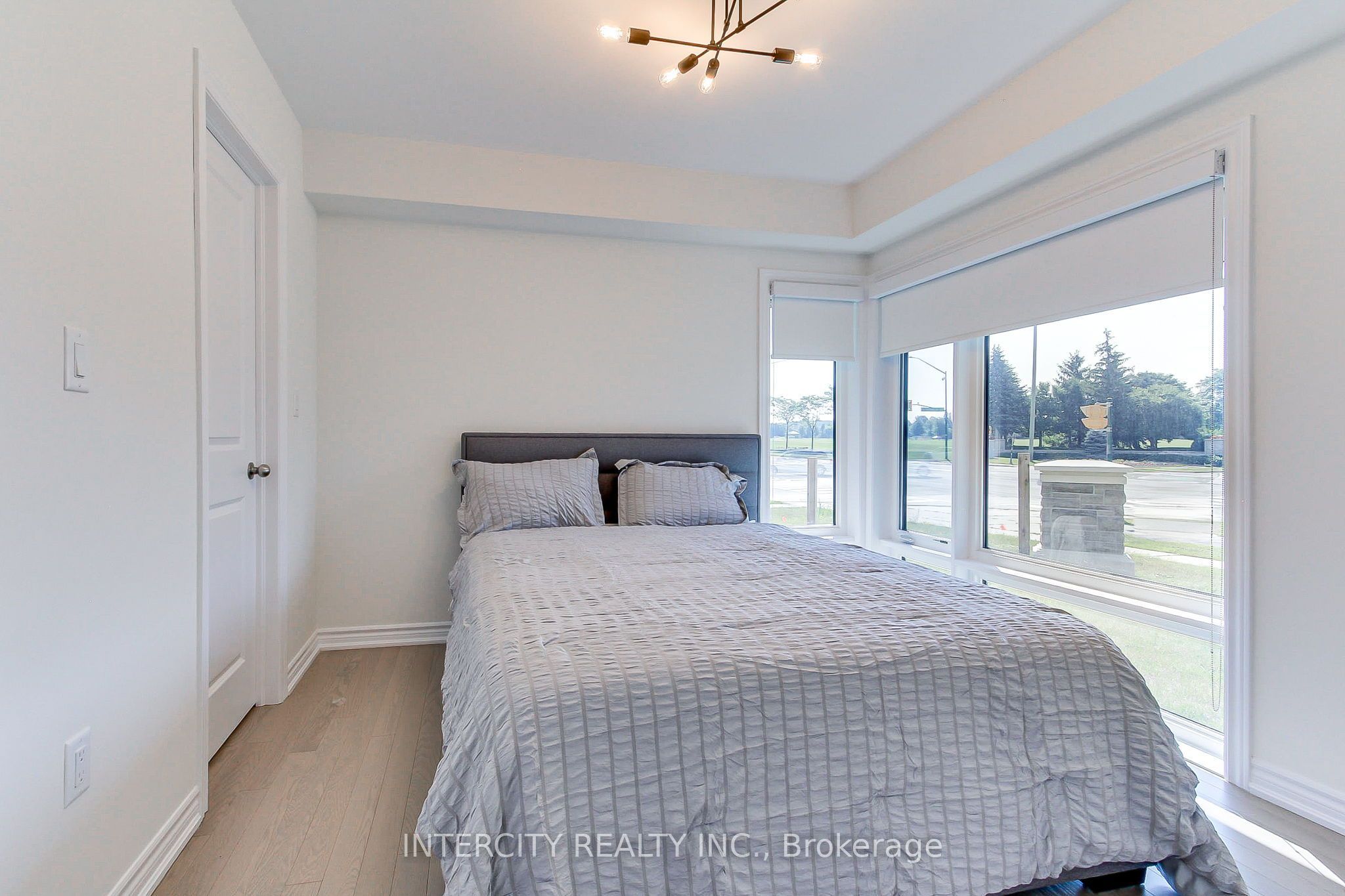 130 Blick Crescent, Aurora, ON L4G 4A9 photo 5